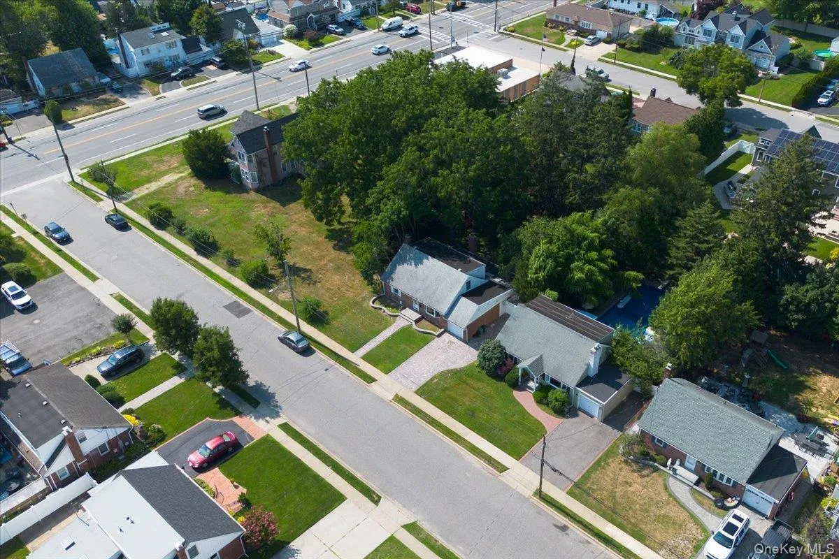 9 Tudor Road, Oyster Bay, NY, 4 Bedrooms Bedrooms, 8 Rooms Rooms,2 BathroomsBathrooms,Residential,For Rent,Tudor,0,1026121 9 Tudor Road, Oyster Bay, NY, 4 Bedrooms Bedrooms, 8 Rooms Rooms,2 BathroomsBathrooms,Residential,For Rent,Tudor,0,1026121
