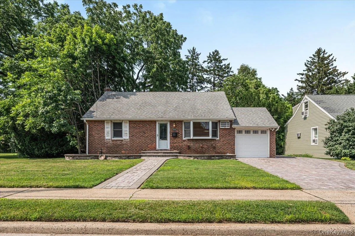 9 Tudor Road, Oyster Bay, NY, 4 Bedrooms Bedrooms, 8 Rooms Rooms,2 BathroomsBathrooms,Residential,For Rent,Tudor,0,1026121 9 Tudor Road, Oyster Bay, NY, 4 Bedrooms Bedrooms, 8 Rooms Rooms,2 BathroomsBathrooms,Residential,For Rent,Tudor,0,1026121