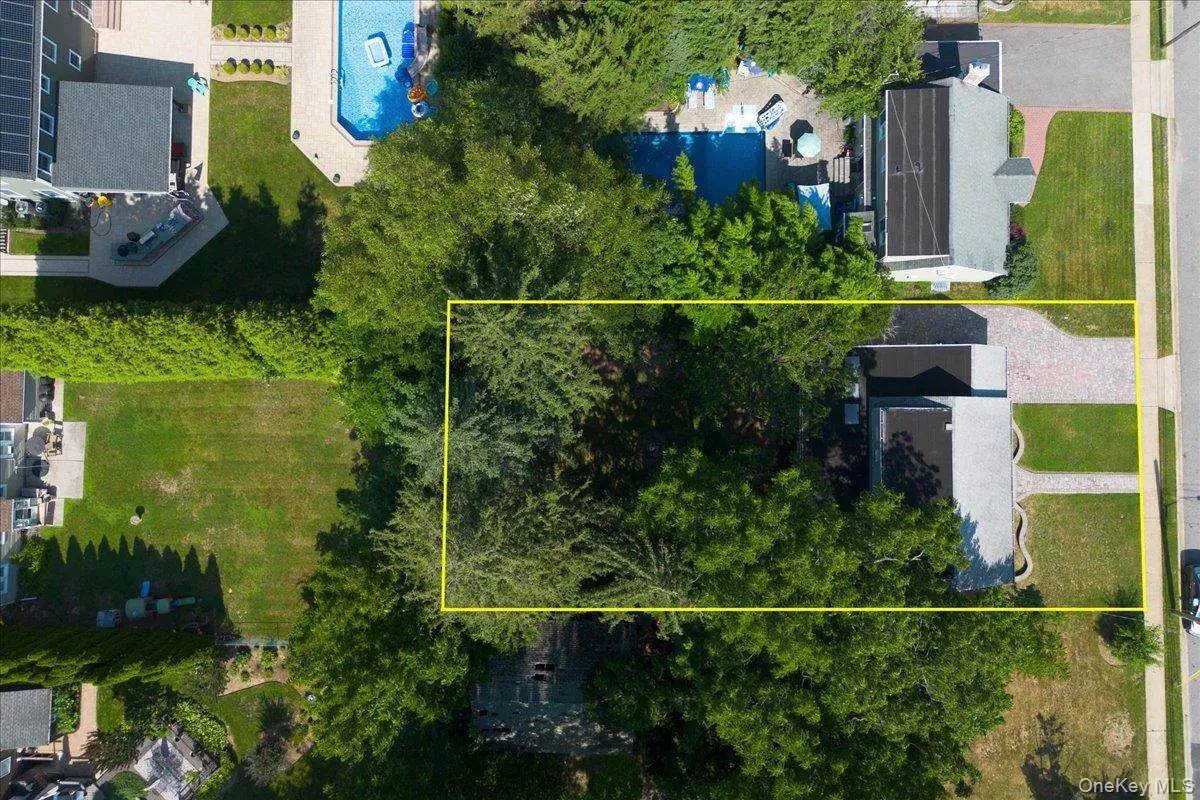 9 Tudor Road, Oyster Bay, NY, 4 Bedrooms Bedrooms, 8 Rooms Rooms,2 BathroomsBathrooms,Residential,For Rent,Tudor,0,1026121 9 Tudor Road, Oyster Bay, NY, 4 Bedrooms Bedrooms, 8 Rooms Rooms,2 BathroomsBathrooms,Residential,For Rent,Tudor,0,1026121