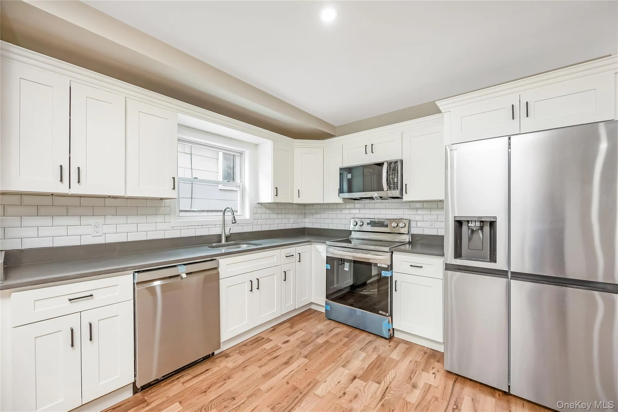 22011 139th Avenue, New York, NY, 3 Bedrooms Bedrooms, 6 Rooms Rooms,1 BathroomBathrooms,Residential Lease,For Rent,139th,0,1026135 22011 139th Avenue, New York, NY, 3 Bedrooms Bedrooms, 6 Rooms Rooms,1 BathroomBathrooms,Residential Lease,For Rent,139th,0,1026135