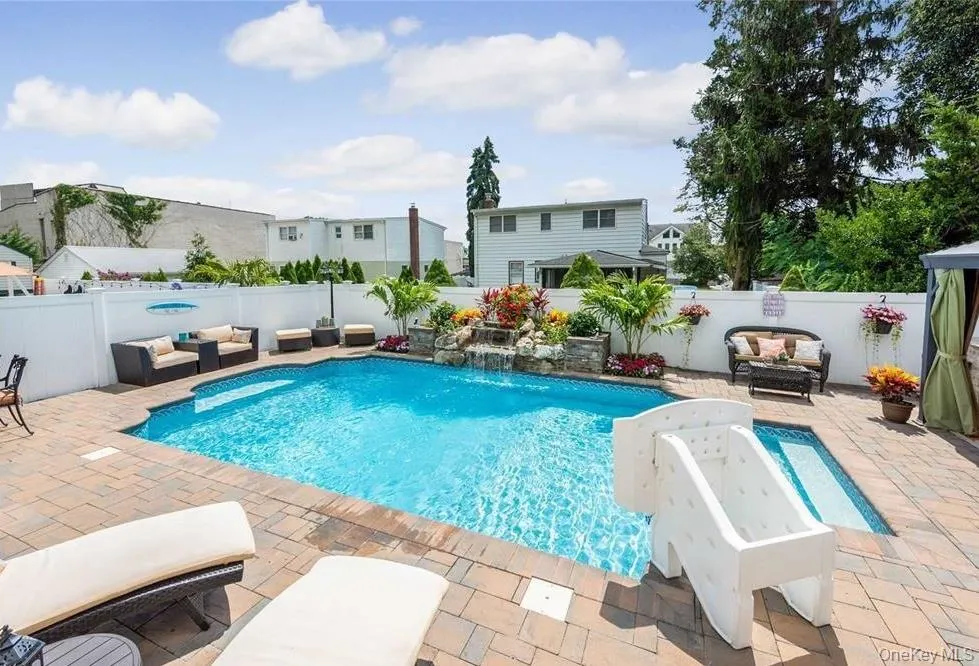2800 Janet Avenue, Hempstead, NY, 4 Bedrooms Bedrooms, 12 Rooms Rooms,2 BathroomsBathrooms,Residential,For Rent,Janet,0,1026151 2800 Janet Avenue, Hempstead, NY, 4 Bedrooms Bedrooms, 12 Rooms Rooms,2 BathroomsBathrooms,Residential,For Rent,Janet,0,1026151