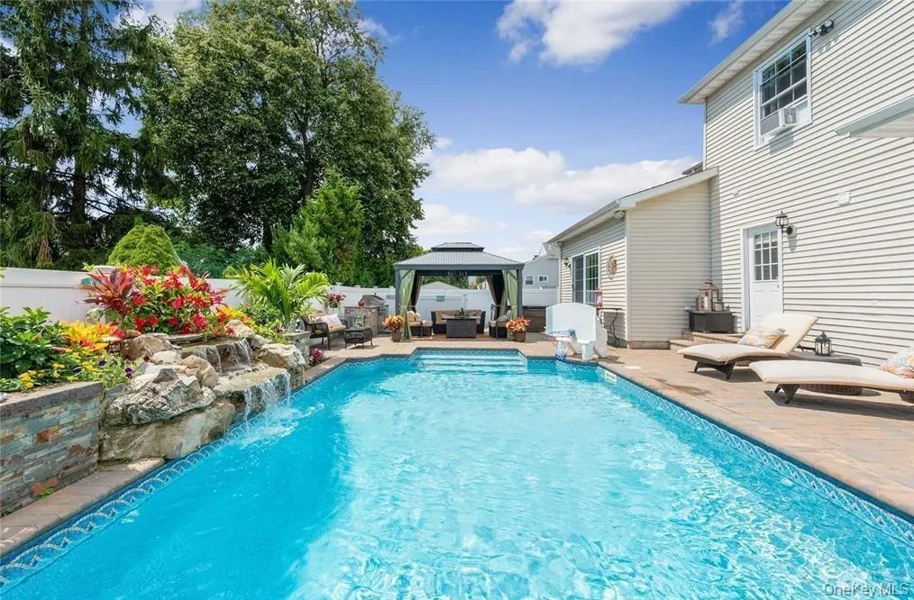 2800 Janet Avenue, Hempstead, NY, 4 Bedrooms Bedrooms, 12 Rooms Rooms,2 BathroomsBathrooms,Residential,For Rent,Janet,0,1026151 2800 Janet Avenue, Hempstead, NY, 4 Bedrooms Bedrooms, 12 Rooms Rooms,2 BathroomsBathrooms,Residential,For Rent,Janet,0,1026151