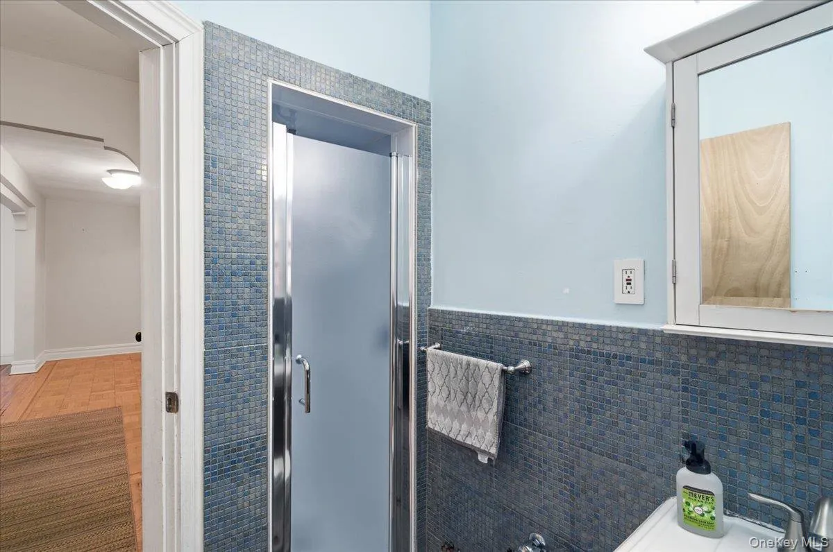 3550 82nd Street, New York, NY, 2 Bedrooms Bedrooms, 5 Rooms Rooms,1 BathroomBathrooms,Residential,For Rent,82nd,0,1026161 3550 82nd Street, New York, NY, 2 Bedrooms Bedrooms, 5 Rooms Rooms,1 BathroomBathrooms,Residential,For Rent,82nd,0,1026161