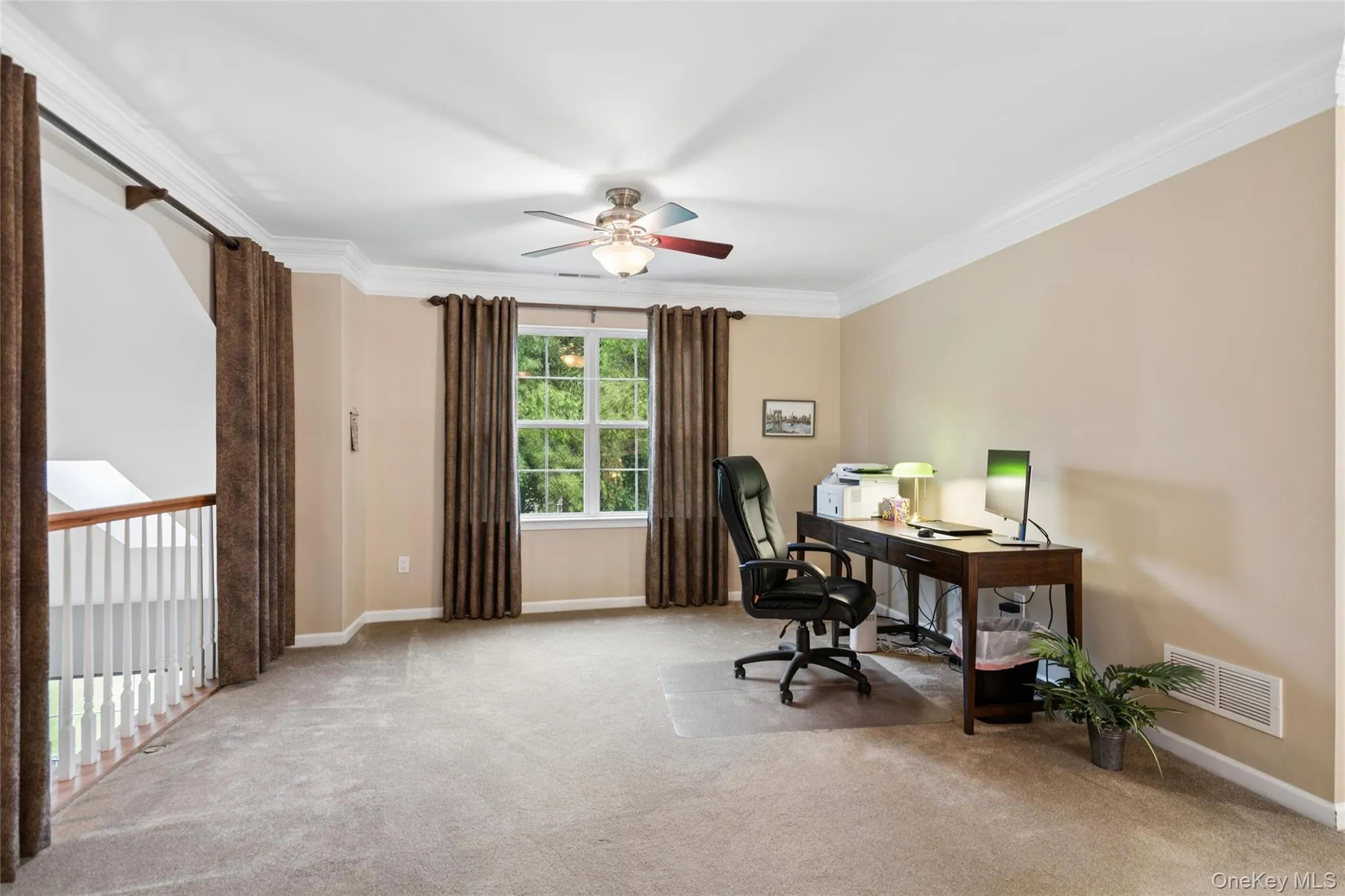 A Loft area Great for sitting room or Office Space A Loft area Great for sitting room or Office Space