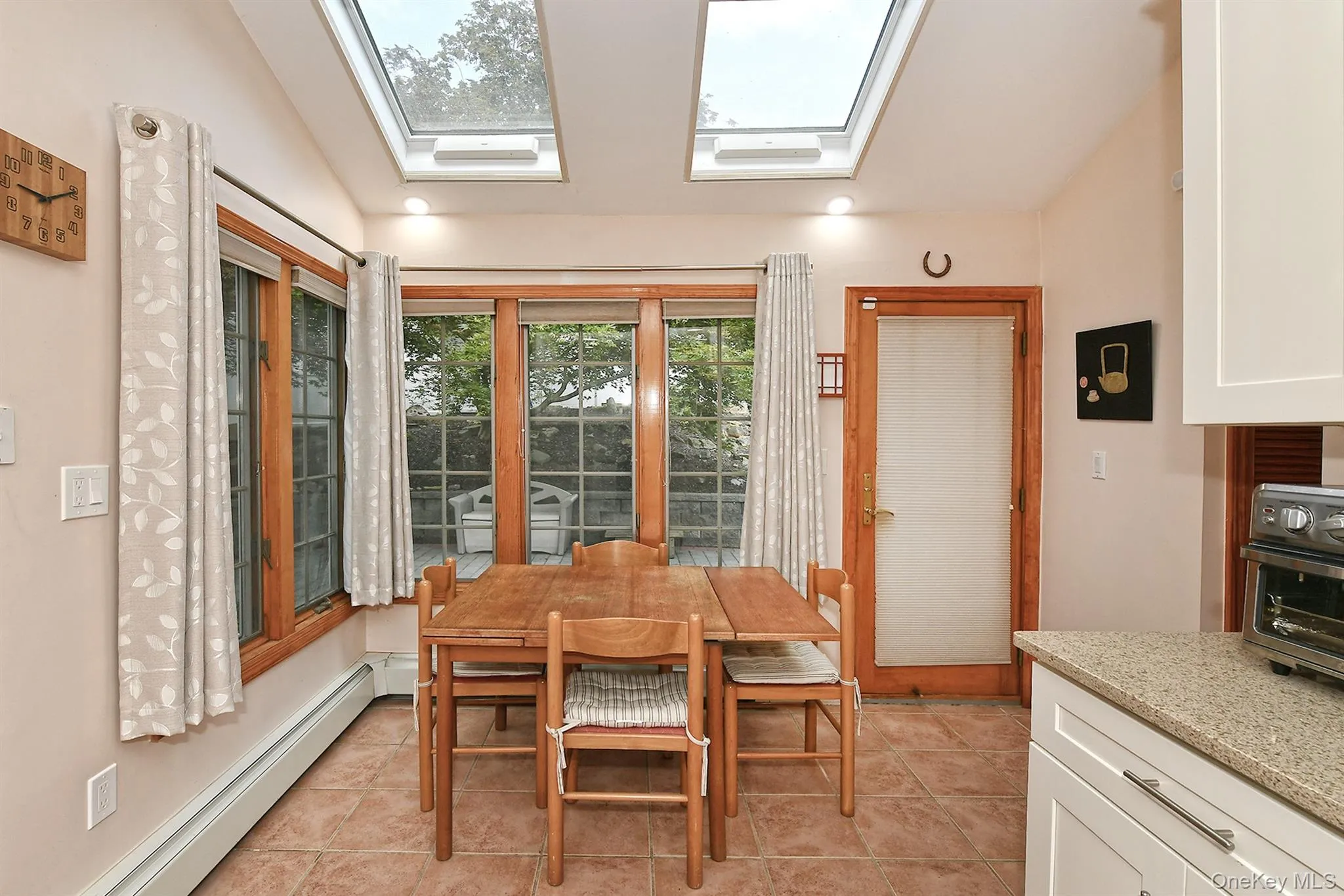5 Trudy Court, Huntington, NY, 4 Bedrooms Bedrooms, 8 Rooms Rooms,3 BathroomsBathrooms,Residential,For Rent,Trudy,0,1026169 5 Trudy Court, Huntington, NY, 4 Bedrooms Bedrooms, 8 Rooms Rooms,3 BathroomsBathrooms,Residential,For Rent,Trudy,0,1026169