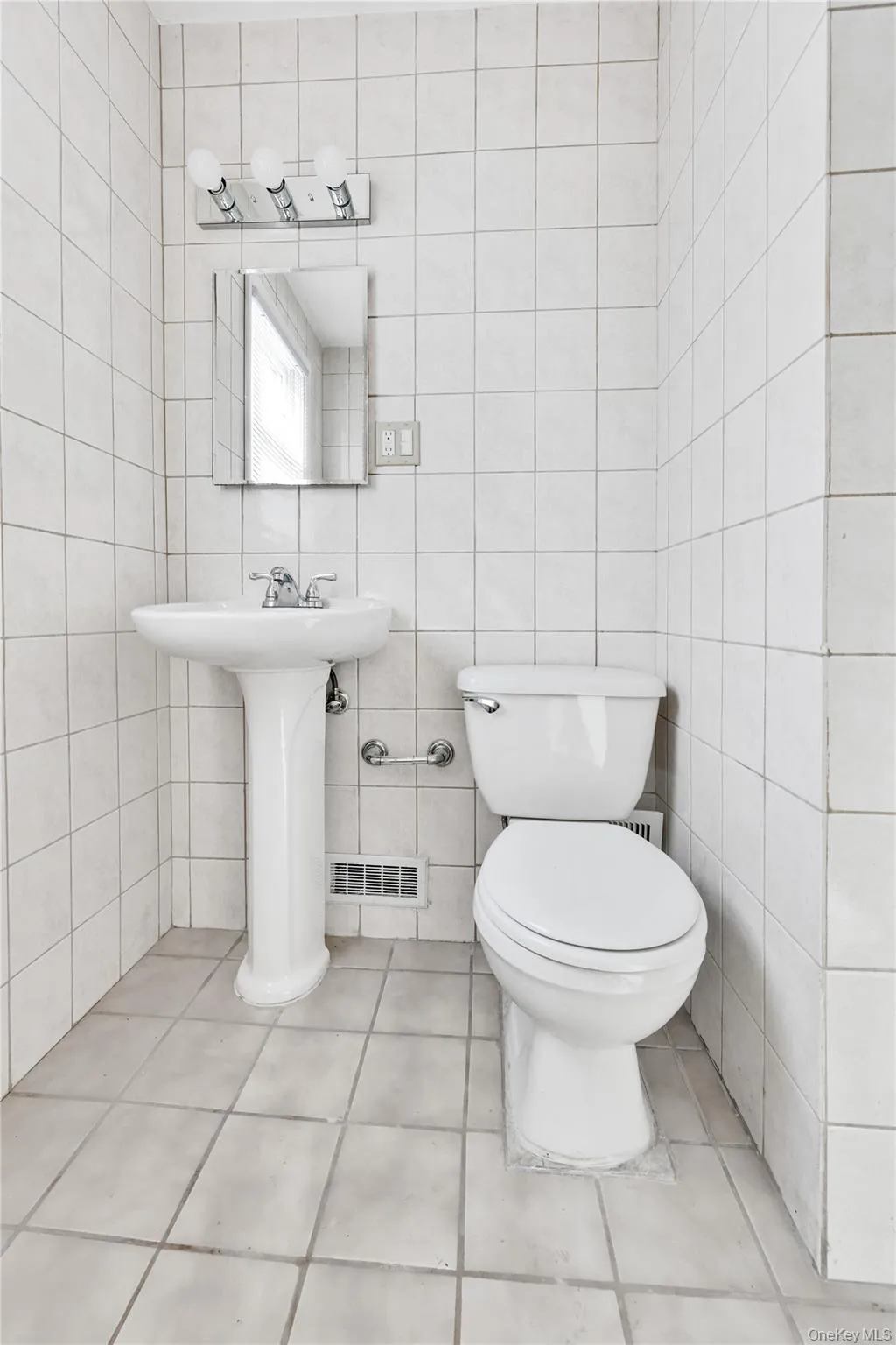 5 Hawthorne Lane, Hempstead, NY, 4 Bedrooms Bedrooms, 10 Rooms Rooms,2 BathroomsBathrooms,Residential Lease,For Rent,Hawthorne,0,1026176 5 Hawthorne Lane, Hempstead, NY, 4 Bedrooms Bedrooms, 10 Rooms Rooms,2 BathroomsBathrooms,Residential Lease,For Rent,Hawthorne,0,1026176