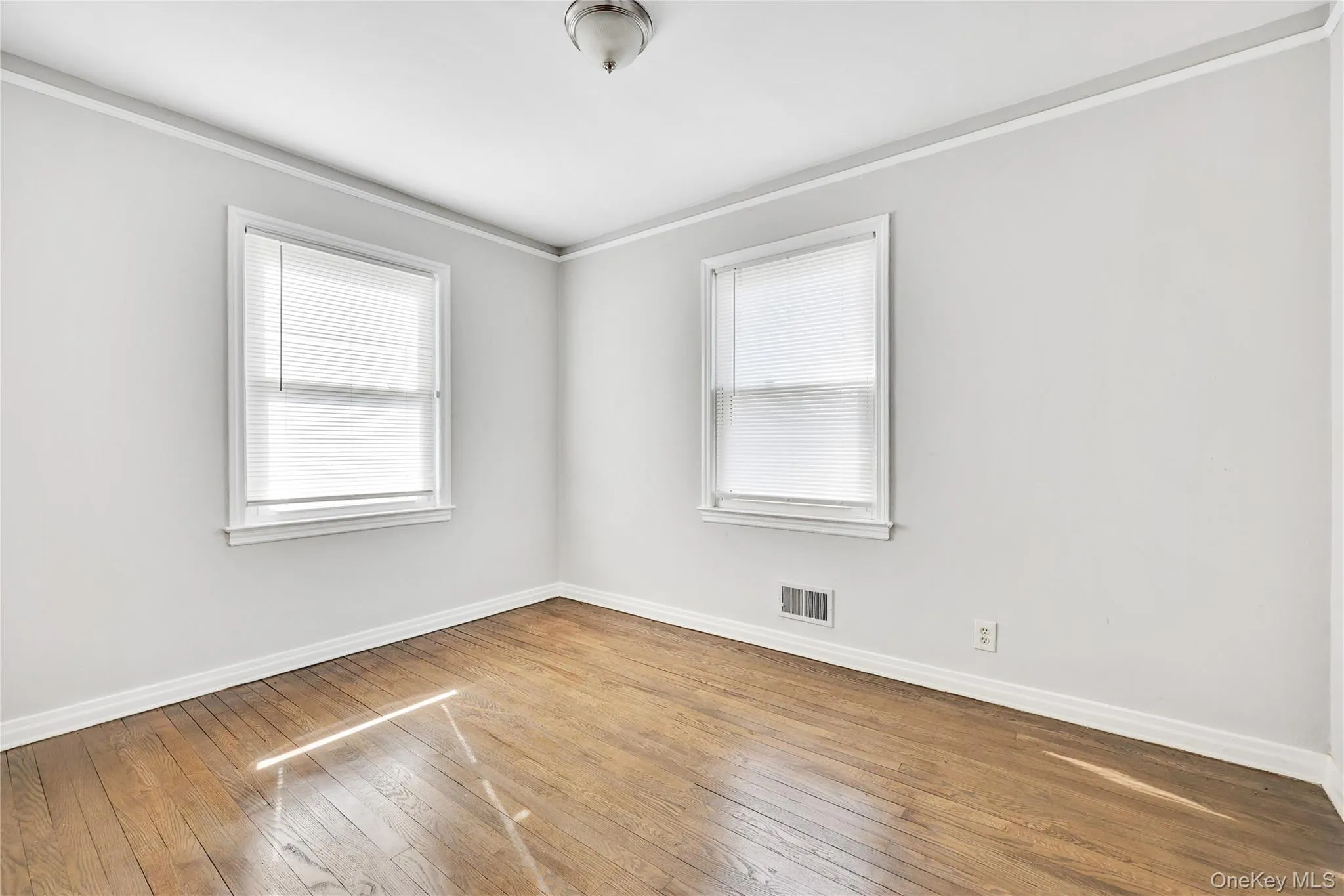 5 Hawthorne Lane, Hempstead, NY, 4 Bedrooms Bedrooms, 10 Rooms Rooms,2 BathroomsBathrooms,Residential Lease,For Rent,Hawthorne,0,1026176 5 Hawthorne Lane, Hempstead, NY, 4 Bedrooms Bedrooms, 10 Rooms Rooms,2 BathroomsBathrooms,Residential Lease,For Rent,Hawthorne,0,1026176