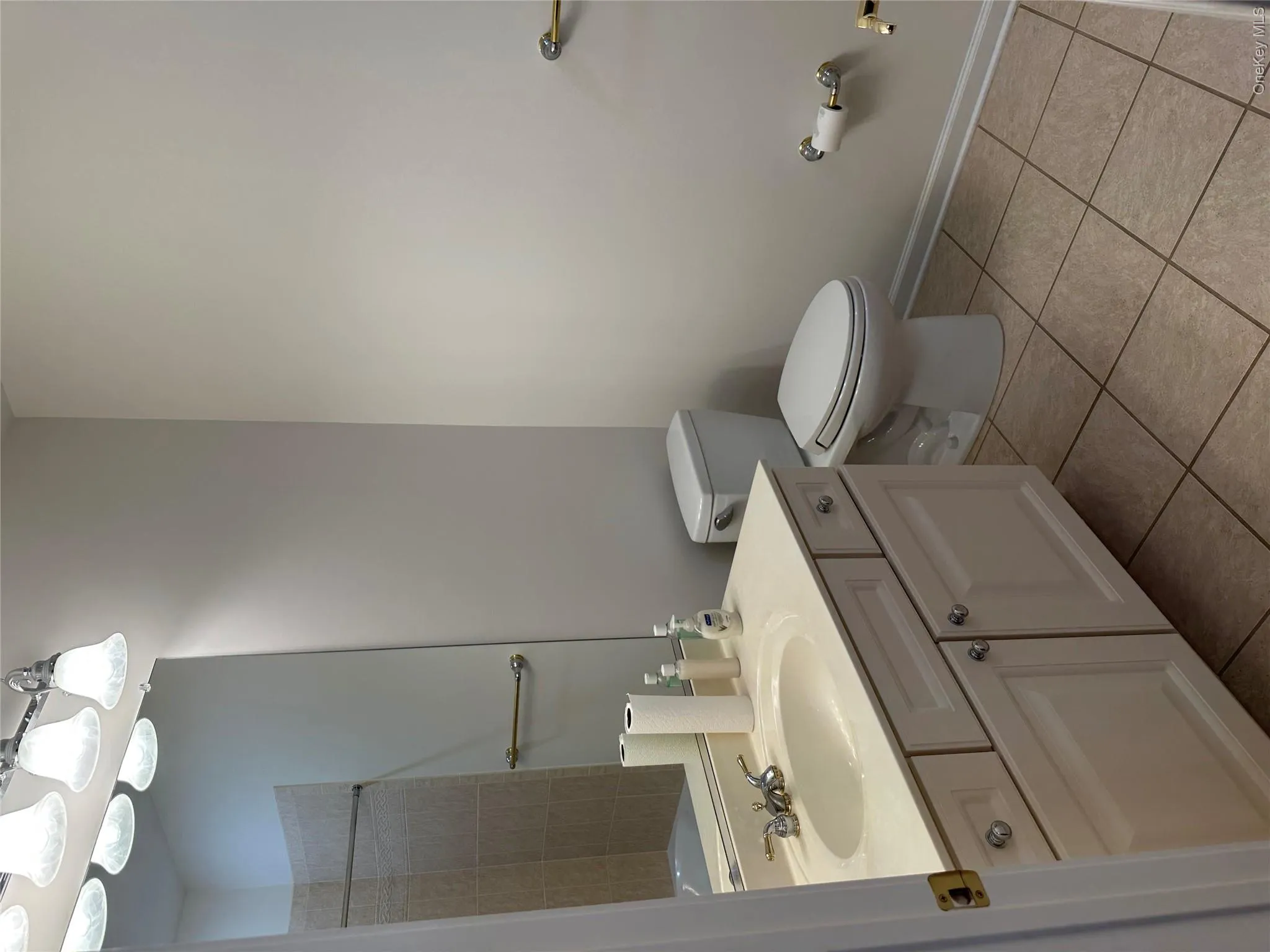 28 De Baun Avenue, Ramapo, NY, 2 Bedrooms Bedrooms, 6 Rooms Rooms,2 BathroomsBathrooms,Residential,For Rent,De Baun,0,1026185 28 De Baun Avenue, Ramapo, NY, 2 Bedrooms Bedrooms, 6 Rooms Rooms,2 BathroomsBathrooms,Residential,For Rent,De Baun,0,1026185