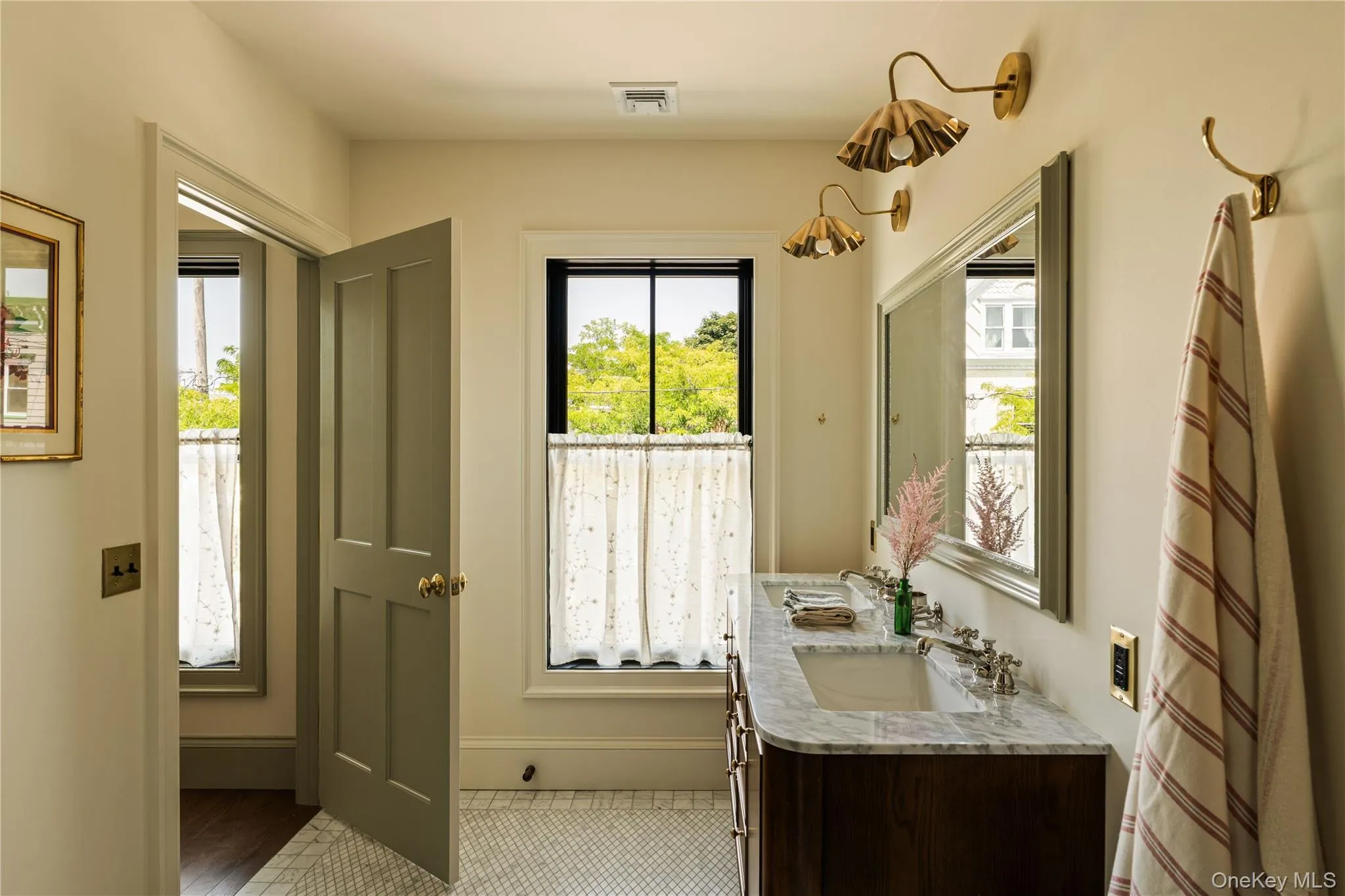 309 State Street, Hudson, NY, 4 Bedrooms Bedrooms, 10 Rooms Rooms,3 BathroomsBathrooms,Residential,For Rent,State,0,1026186 309 State Street, Hudson, NY, 4 Bedrooms Bedrooms, 10 Rooms Rooms,3 BathroomsBathrooms,Residential,For Rent,State,0,1026186