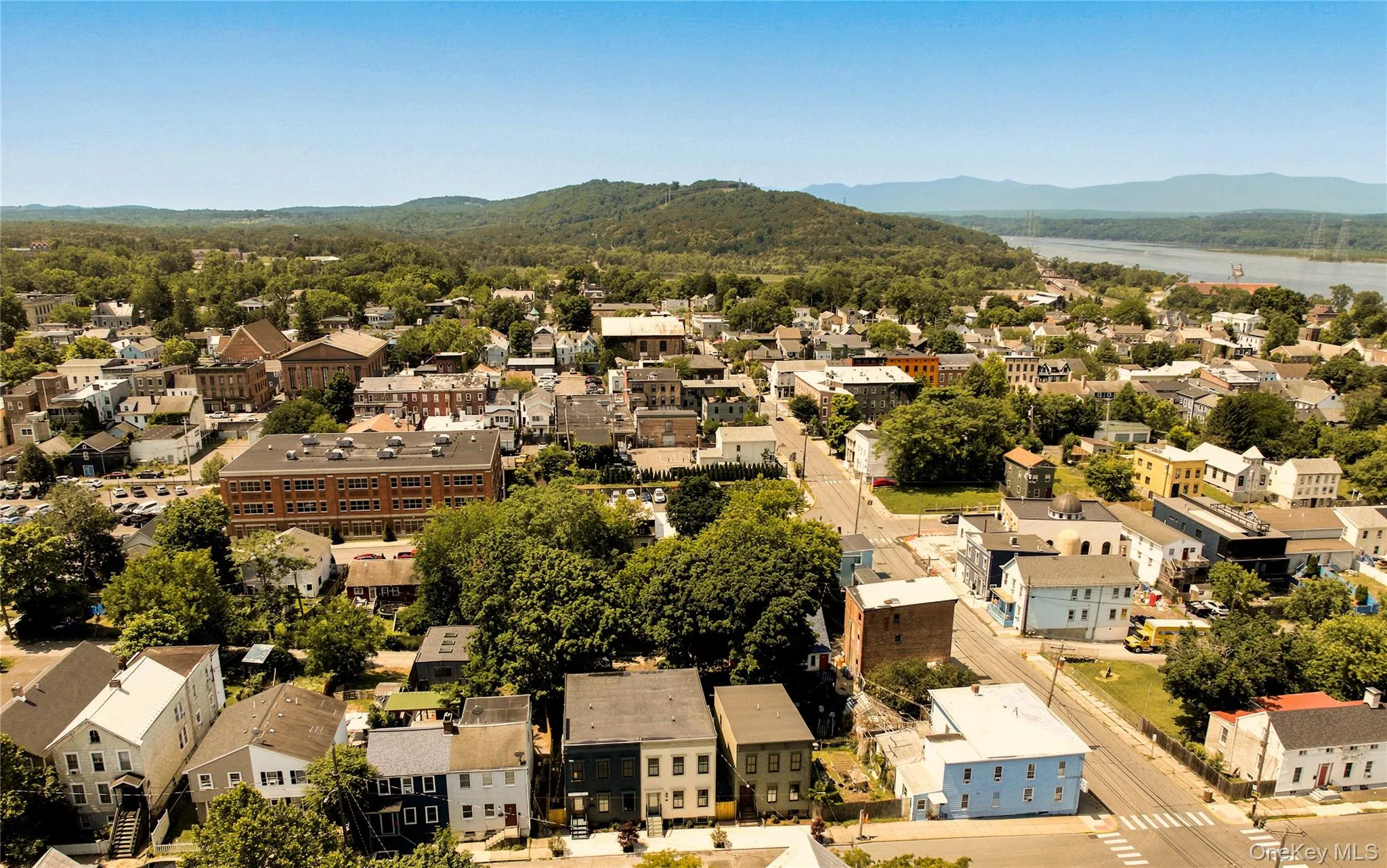 309 State Street, Hudson, NY, 4 Bedrooms Bedrooms, 10 Rooms Rooms,3 BathroomsBathrooms,Residential,For Rent,State,0,1026186 309 State Street, Hudson, NY, 4 Bedrooms Bedrooms, 10 Rooms Rooms,3 BathroomsBathrooms,Residential,For Rent,State,0,1026186