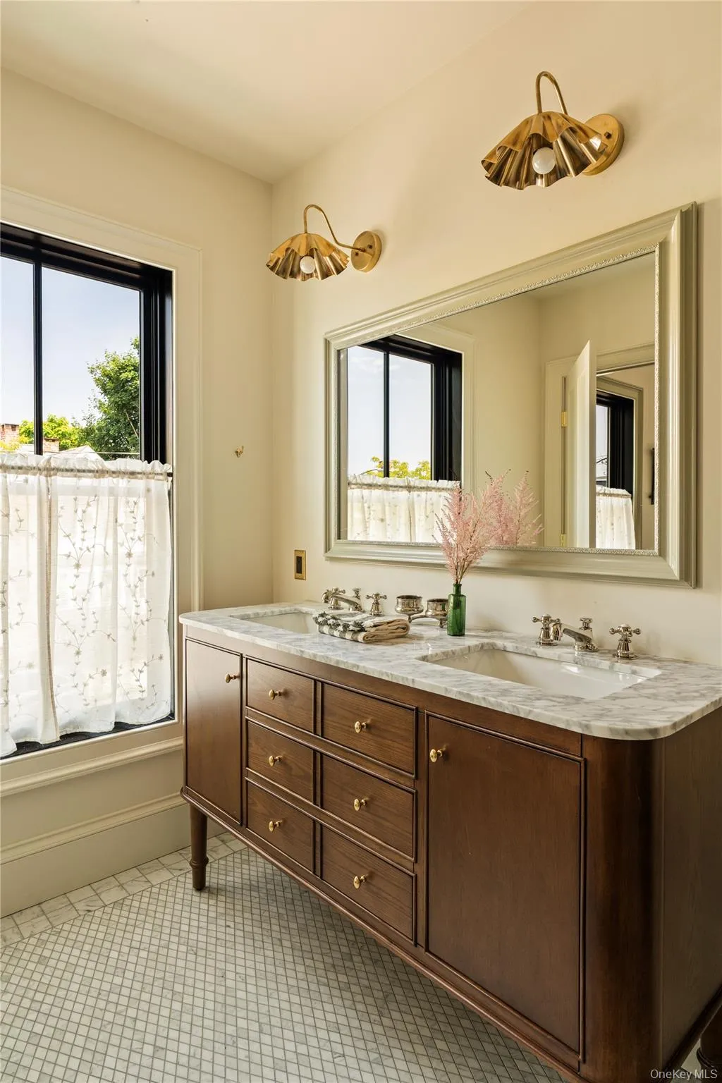 309 State Street, Hudson, NY, 4 Bedrooms Bedrooms, 10 Rooms Rooms,3 BathroomsBathrooms,Residential,For Rent,State,0,1026186 309 State Street, Hudson, NY, 4 Bedrooms Bedrooms, 10 Rooms Rooms,3 BathroomsBathrooms,Residential,For Rent,State,0,1026186