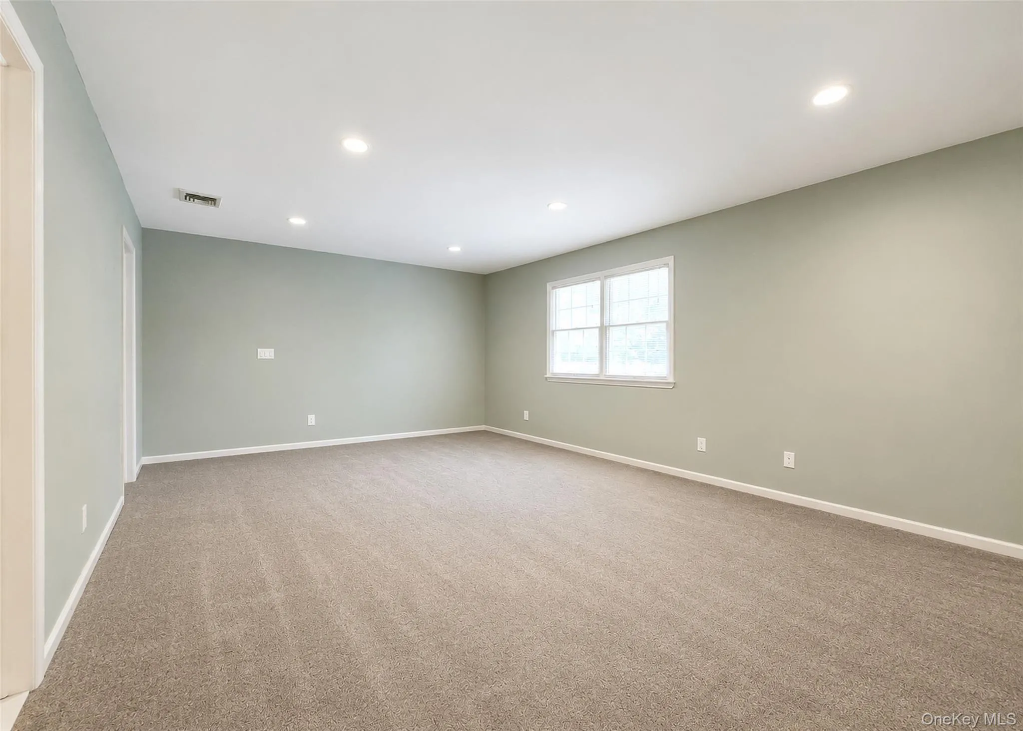21 Sailer Street, Smithtown, NY, 3 Bedrooms Bedrooms, 7 Rooms Rooms,3 BathroomsBathrooms,Residential,For Rent,Sailer,0,1026187 21 Sailer Street, Smithtown, NY, 3 Bedrooms Bedrooms, 7 Rooms Rooms,3 BathroomsBathrooms,Residential,For Rent,Sailer,0,1026187