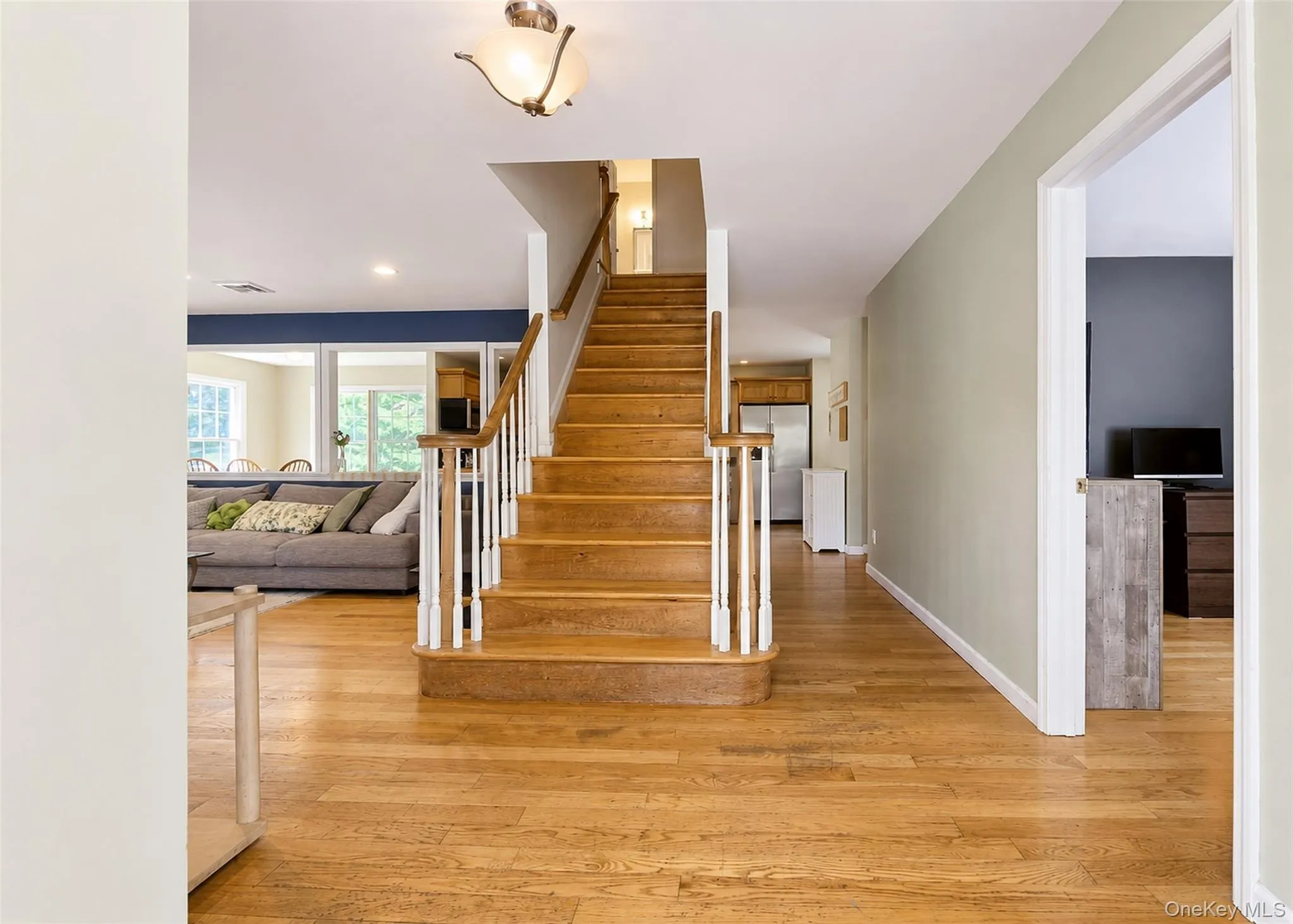 21 Sailer Street, Smithtown, NY, 3 Bedrooms Bedrooms, 7 Rooms Rooms,3 BathroomsBathrooms,Residential,For Rent,Sailer,0,1026187 21 Sailer Street, Smithtown, NY, 3 Bedrooms Bedrooms, 7 Rooms Rooms,3 BathroomsBathrooms,Residential,For Rent,Sailer,0,1026187