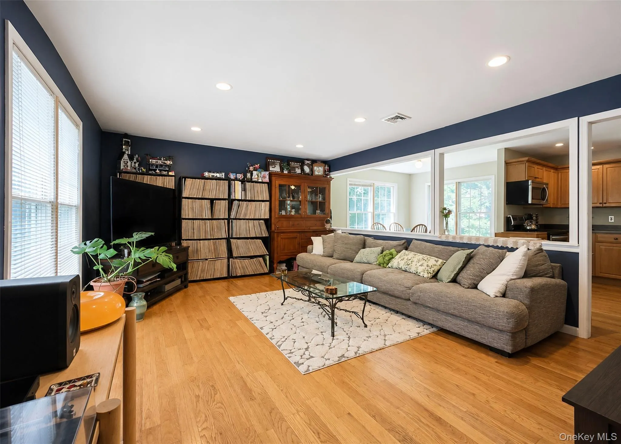 21 Sailer Street, Smithtown, NY, 3 Bedrooms Bedrooms, 7 Rooms Rooms,3 BathroomsBathrooms,Residential,For Rent,Sailer,0,1026187 21 Sailer Street, Smithtown, NY, 3 Bedrooms Bedrooms, 7 Rooms Rooms,3 BathroomsBathrooms,Residential,For Rent,Sailer,0,1026187