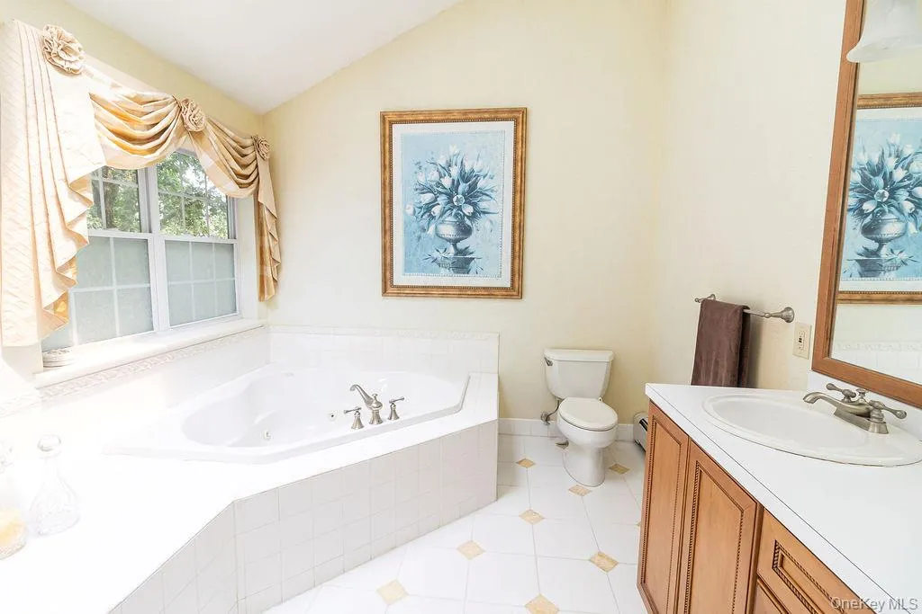 65 Betty Ann Drive, Brookhaven, NY, 5 Bedrooms Bedrooms, 10 Rooms Rooms,2 BathroomsBathrooms,Residential,For Rent,Betty Ann,0,1026188 65 Betty Ann Drive, Brookhaven, NY, 5 Bedrooms Bedrooms, 10 Rooms Rooms,2 BathroomsBathrooms,Residential,For Rent,Betty Ann,0,1026188