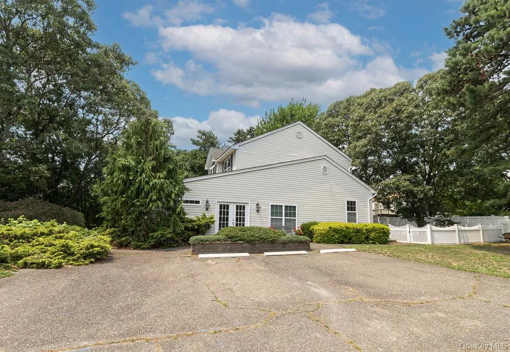 65 Betty Ann Drive, Brookhaven, NY, 5 Bedrooms Bedrooms, 10 Rooms Rooms,2 BathroomsBathrooms,Residential,For Rent,Betty Ann,0,1026188 65 Betty Ann Drive, Brookhaven, NY, 5 Bedrooms Bedrooms, 10 Rooms Rooms,2 BathroomsBathrooms,Residential,For Rent,Betty Ann,0,1026188