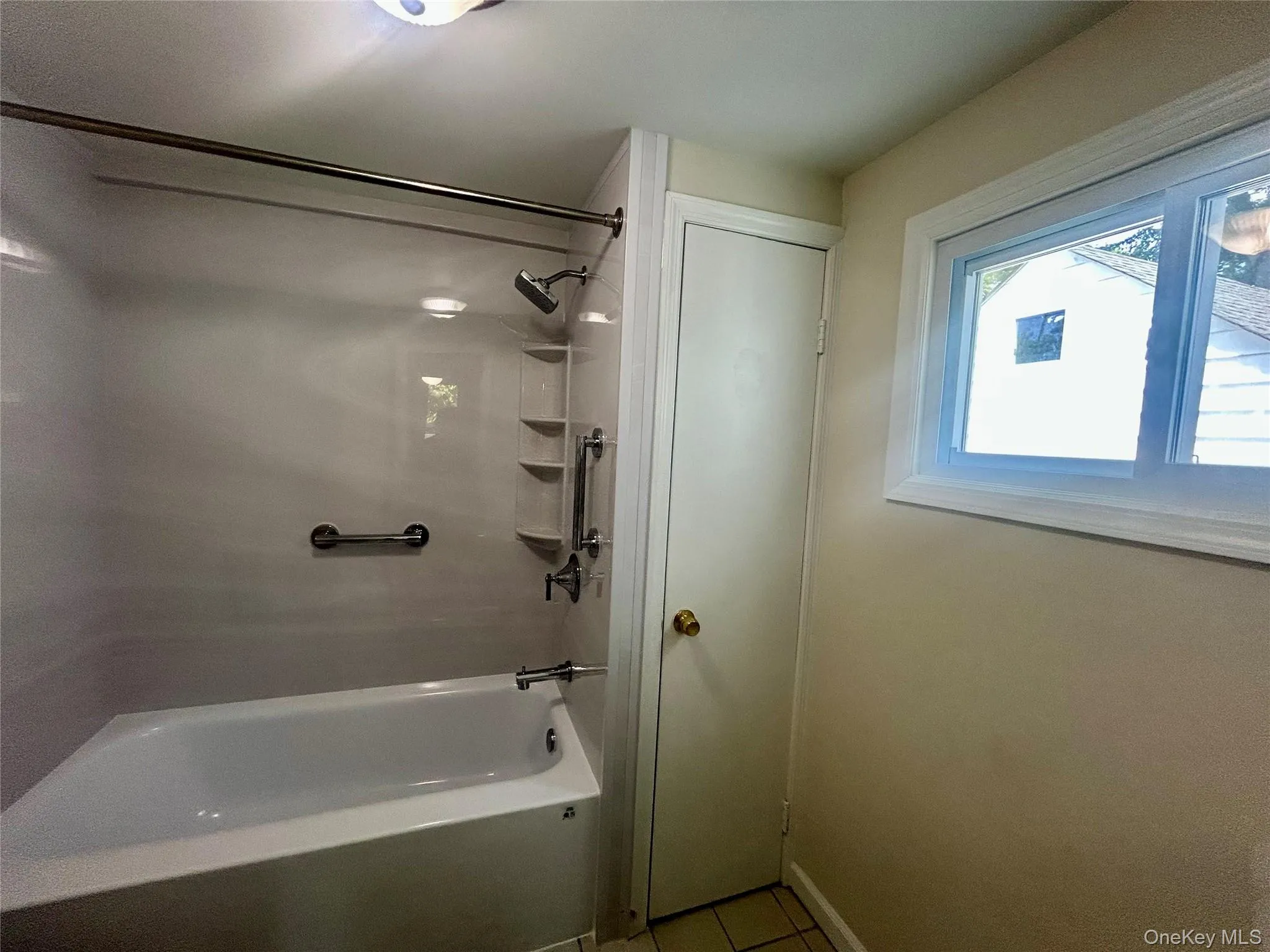 221 Long Island Avenue, Brookhaven, NY, 3 Bedrooms Bedrooms, 6 Rooms Rooms,1 BathroomBathrooms,Residential Lease,For Rent,Long Island,0,1026189 221 Long Island Avenue, Brookhaven, NY, 3 Bedrooms Bedrooms, 6 Rooms Rooms,1 BathroomBathrooms,Residential Lease,For Rent,Long Island,0,1026189
