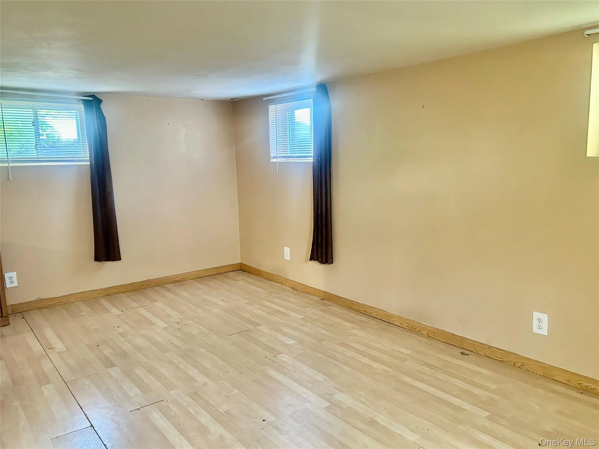 221 Long Island Avenue, Brookhaven, NY, 3 Bedrooms Bedrooms, 6 Rooms Rooms,1 BathroomBathrooms,Residential Lease,For Rent,Long Island,0,1026189 221 Long Island Avenue, Brookhaven, NY, 3 Bedrooms Bedrooms, 6 Rooms Rooms,1 BathroomBathrooms,Residential Lease,For Rent,Long Island,0,1026189