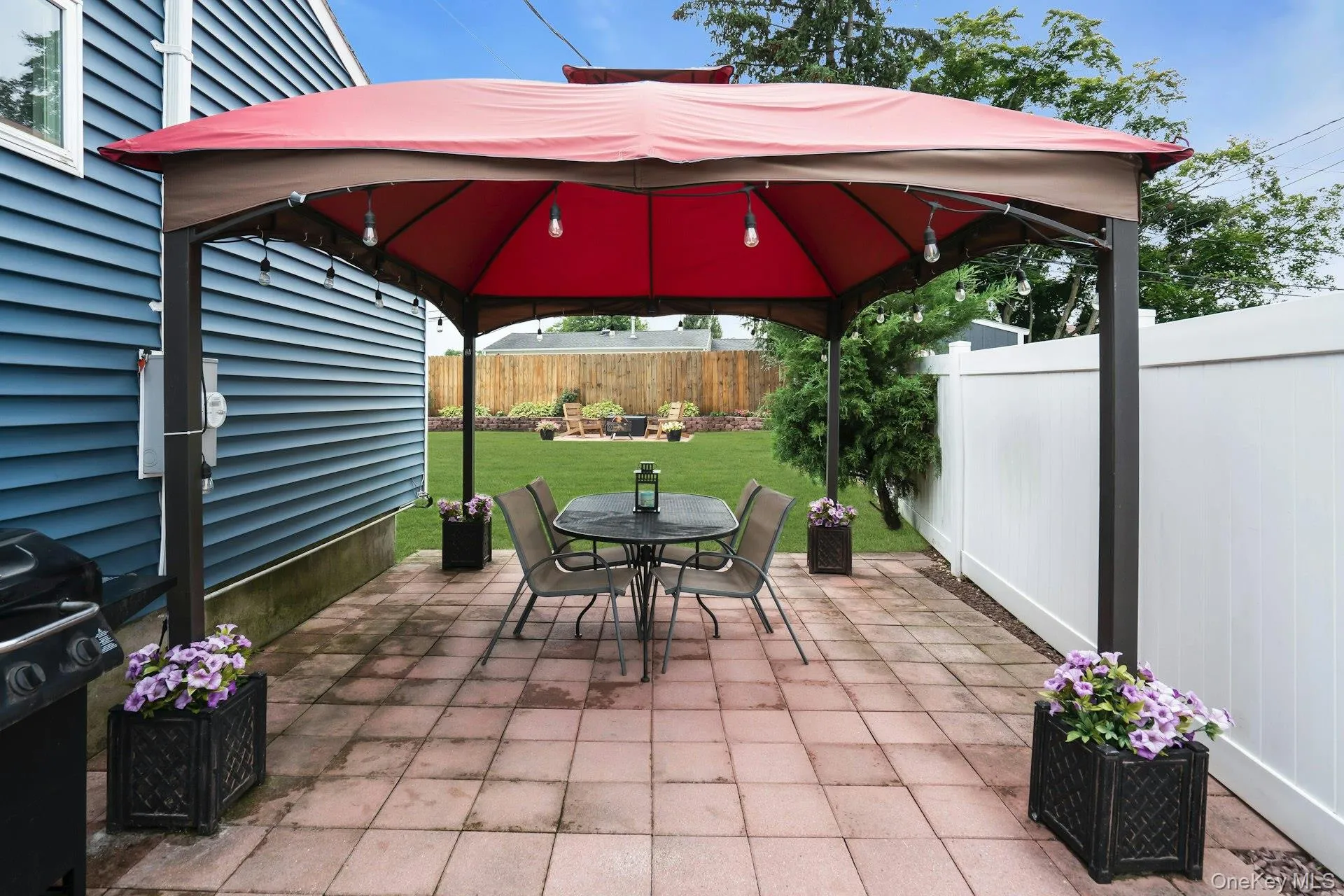 Kithen patio. Kithen patio.