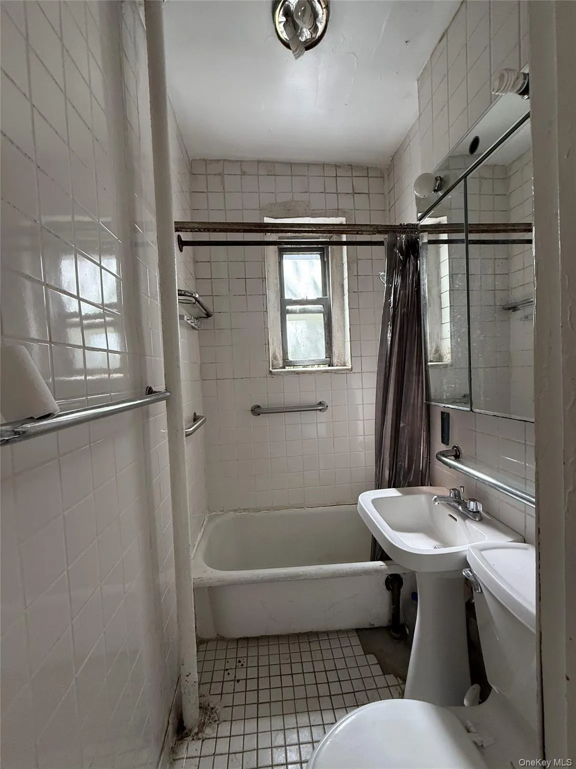 2167 33rd Street, New York, NY, 2 Bedrooms Bedrooms, 5 Rooms Rooms,1 BathroomBathrooms,Residential,For Rent,33rd,0,1026200 2167 33rd Street, New York, NY, 2 Bedrooms Bedrooms, 5 Rooms Rooms,1 BathroomBathrooms,Residential,For Rent,33rd,0,1026200