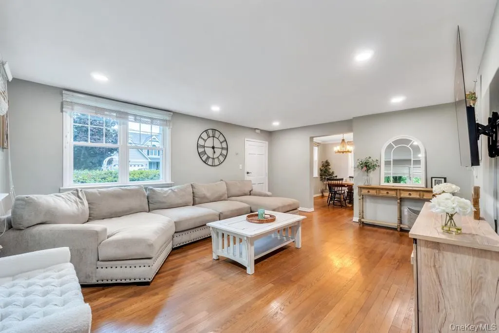214 1st Street, Smithtown, NY, 3 Bedrooms Bedrooms, 7 Rooms Rooms,2 BathroomsBathrooms,Residential,For Rent,1st,0,1026215 214 1st Street, Smithtown, NY, 3 Bedrooms Bedrooms, 7 Rooms Rooms,2 BathroomsBathrooms,Residential,For Rent,1st,0,1026215