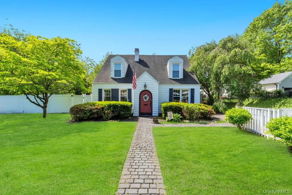 214 1st Street, Smithtown, NY, 3 Bedrooms Bedrooms, 7 Rooms Rooms,2 BathroomsBathrooms,Residential,For Rent,1st,0,1026215 214 1st Street, Smithtown, NY, 3 Bedrooms Bedrooms, 7 Rooms Rooms,2 BathroomsBathrooms,Residential,For Rent,1st,0,1026215