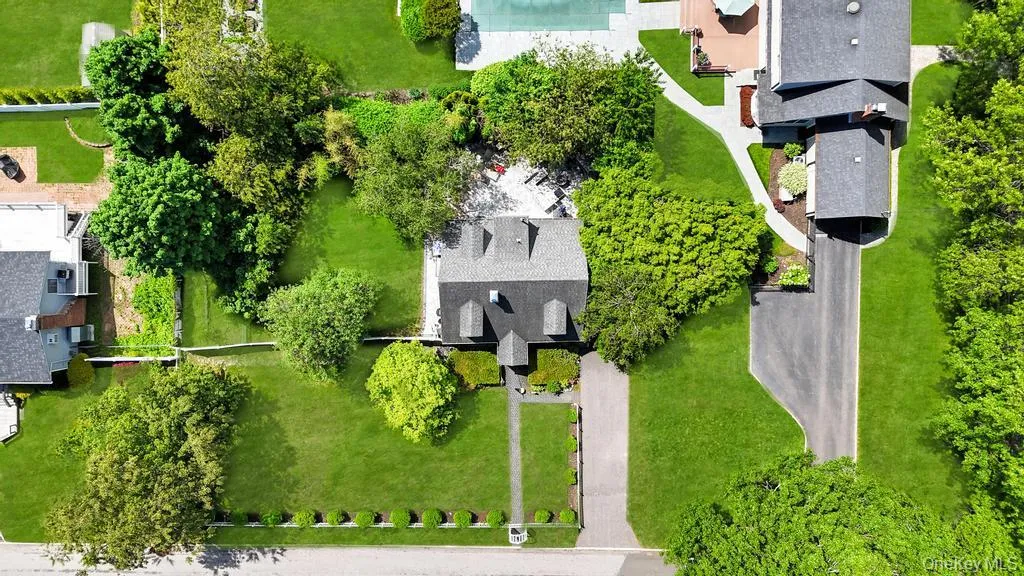 214 1st Street, Smithtown, NY, 3 Bedrooms Bedrooms, 7 Rooms Rooms,2 BathroomsBathrooms,Residential,For Rent,1st,0,1026215 214 1st Street, Smithtown, NY, 3 Bedrooms Bedrooms, 7 Rooms Rooms,2 BathroomsBathrooms,Residential,For Rent,1st,0,1026215