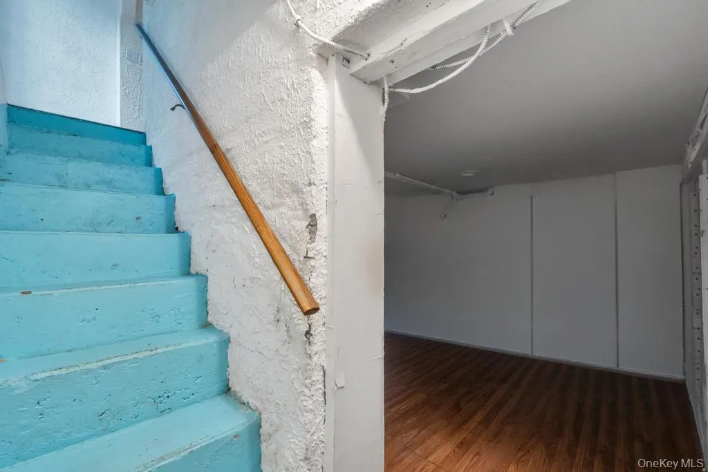 214 1st Street, Smithtown, NY, 3 Bedrooms Bedrooms, 7 Rooms Rooms,2 BathroomsBathrooms,Residential,For Rent,1st,0,1026215 214 1st Street, Smithtown, NY, 3 Bedrooms Bedrooms, 7 Rooms Rooms,2 BathroomsBathrooms,Residential,For Rent,1st,0,1026215