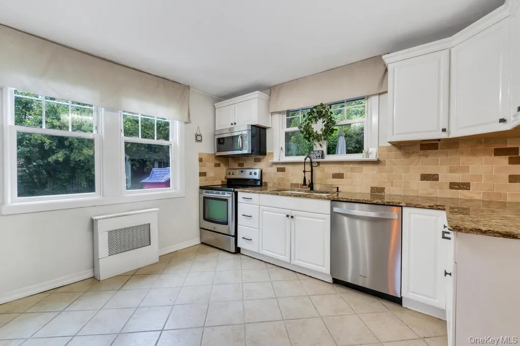 214 1st Street, Smithtown, NY, 3 Bedrooms Bedrooms, 7 Rooms Rooms,2 BathroomsBathrooms,Residential,For Rent,1st,0,1026215 214 1st Street, Smithtown, NY, 3 Bedrooms Bedrooms, 7 Rooms Rooms,2 BathroomsBathrooms,Residential,For Rent,1st,0,1026215