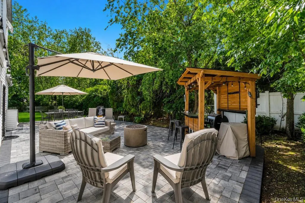 214 1st Street, Smithtown, NY, 3 Bedrooms Bedrooms, 7 Rooms Rooms,2 BathroomsBathrooms,Residential,For Rent,1st,0,1026215 214 1st Street, Smithtown, NY, 3 Bedrooms Bedrooms, 7 Rooms Rooms,2 BathroomsBathrooms,Residential,For Rent,1st,0,1026215