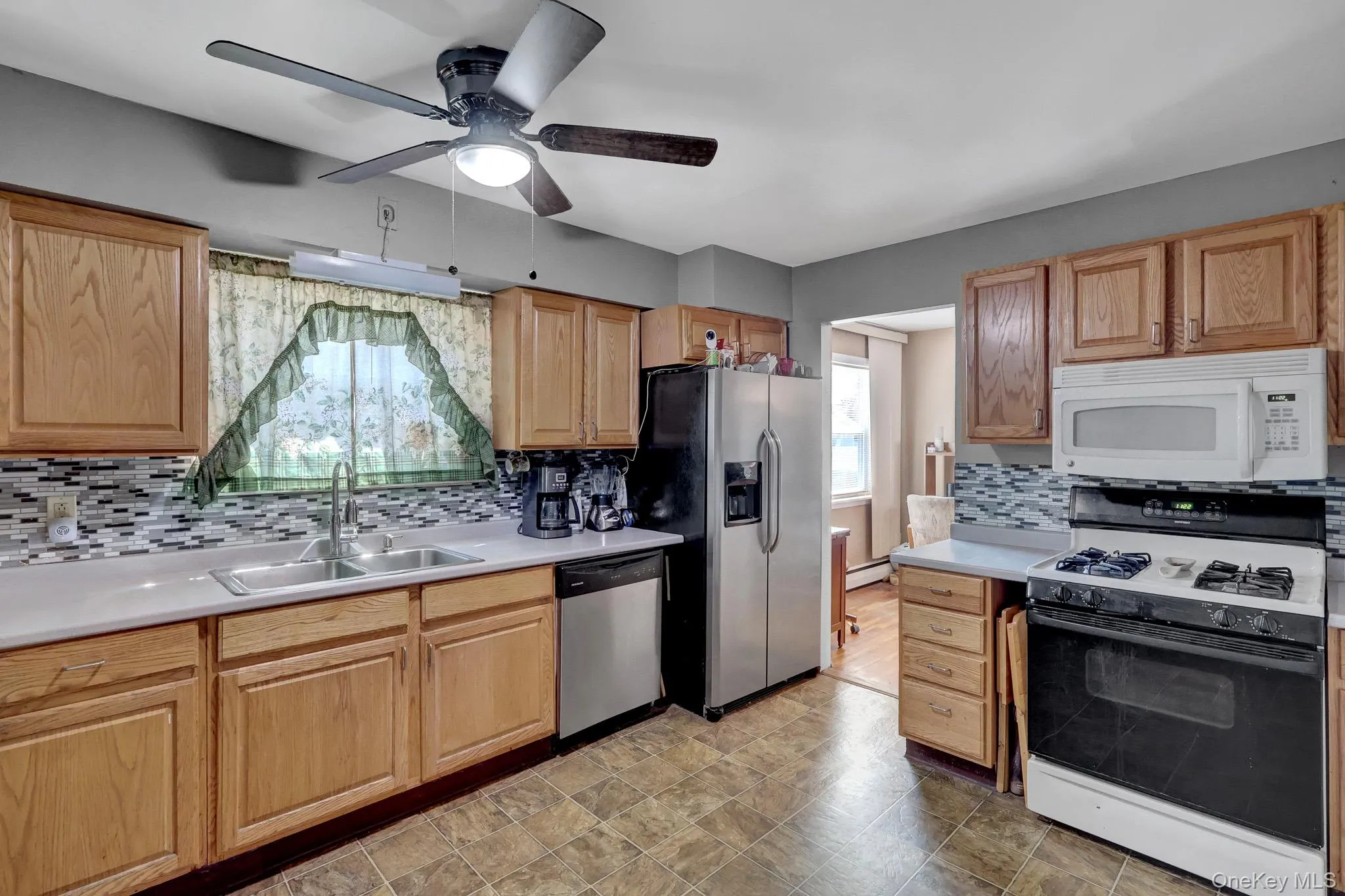 105 Madison Avenue, Islip, NY, 3 Bedrooms Bedrooms, 9 Rooms Rooms,1 BathroomBathrooms,Residential,For Rent,Madison,0,1026218 105 Madison Avenue, Islip, NY, 3 Bedrooms Bedrooms, 9 Rooms Rooms,1 BathroomBathrooms,Residential,For Rent,Madison,0,1026218