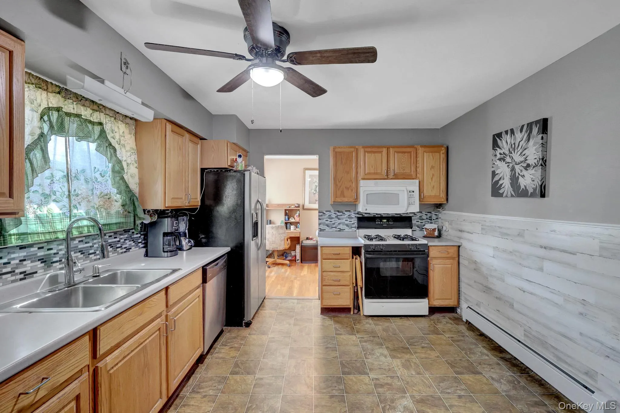 105 Madison Avenue, Islip, NY, 3 Bedrooms Bedrooms, 9 Rooms Rooms,1 BathroomBathrooms,Residential,For Rent,Madison,0,1026218 105 Madison Avenue, Islip, NY, 3 Bedrooms Bedrooms, 9 Rooms Rooms,1 BathroomBathrooms,Residential,For Rent,Madison,0,1026218
