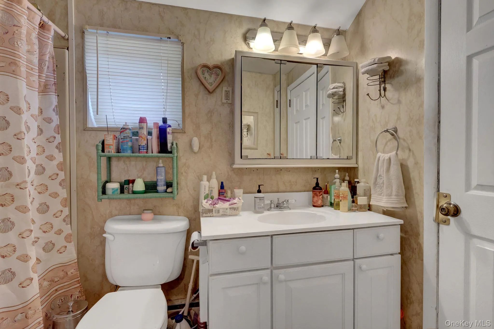 105 Madison Avenue, Islip, NY, 3 Bedrooms Bedrooms, 9 Rooms Rooms,1 BathroomBathrooms,Residential,For Rent,Madison,0,1026218 105 Madison Avenue, Islip, NY, 3 Bedrooms Bedrooms, 9 Rooms Rooms,1 BathroomBathrooms,Residential,For Rent,Madison,0,1026218
