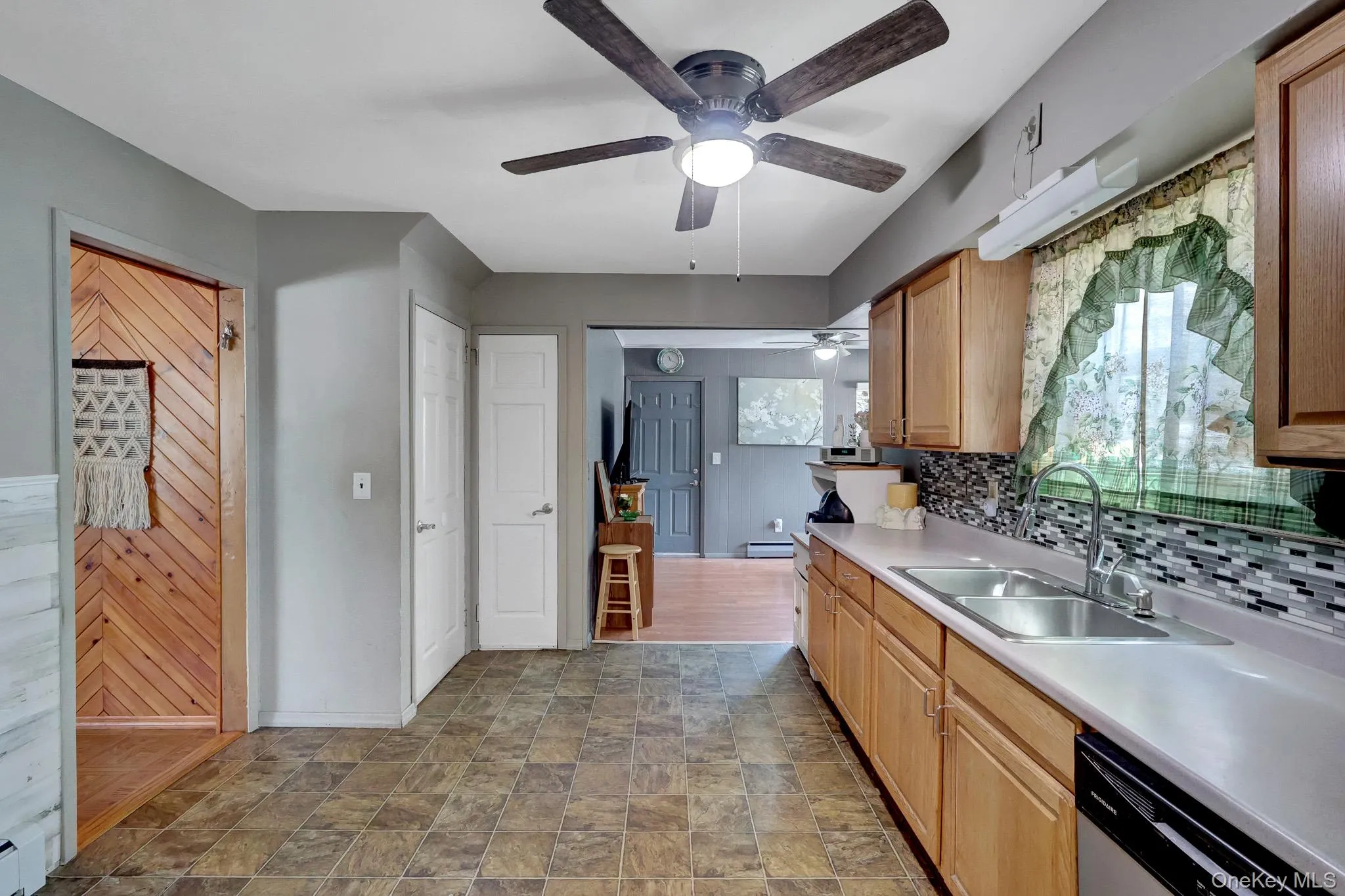 105 Madison Avenue, Islip, NY, 3 Bedrooms Bedrooms, 9 Rooms Rooms,1 BathroomBathrooms,Residential,For Rent,Madison,0,1026218 105 Madison Avenue, Islip, NY, 3 Bedrooms Bedrooms, 9 Rooms Rooms,1 BathroomBathrooms,Residential,For Rent,Madison,0,1026218