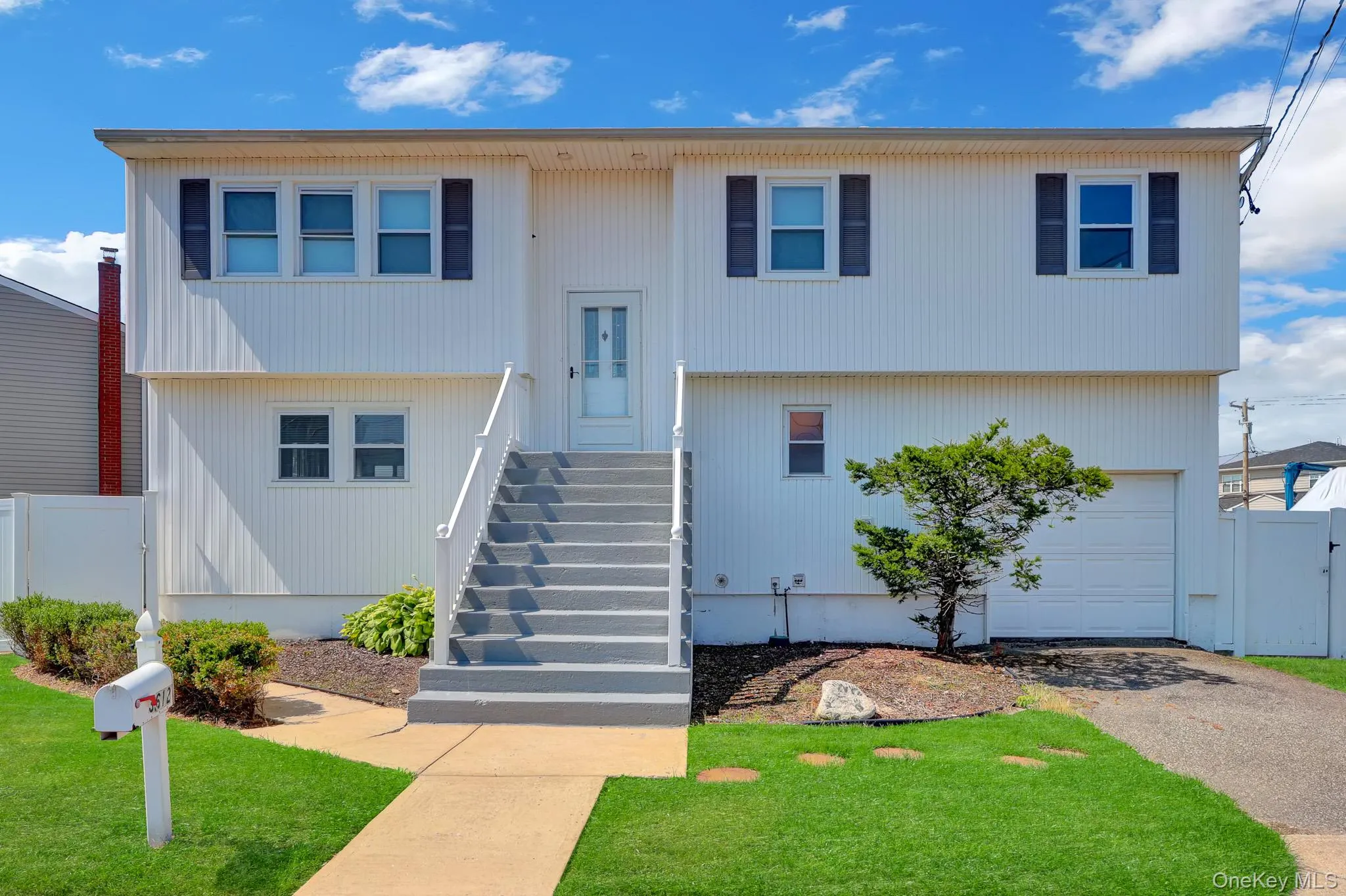 3612 Somerset Drive, Hempstead, NY, 5 Bedrooms Bedrooms, 11 Rooms Rooms,2 BathroomsBathrooms,Residential,For Rent,Somerset,0,1026219 3612 Somerset Drive, Hempstead, NY, 5 Bedrooms Bedrooms, 11 Rooms Rooms,2 BathroomsBathrooms,Residential,For Rent,Somerset,0,1026219