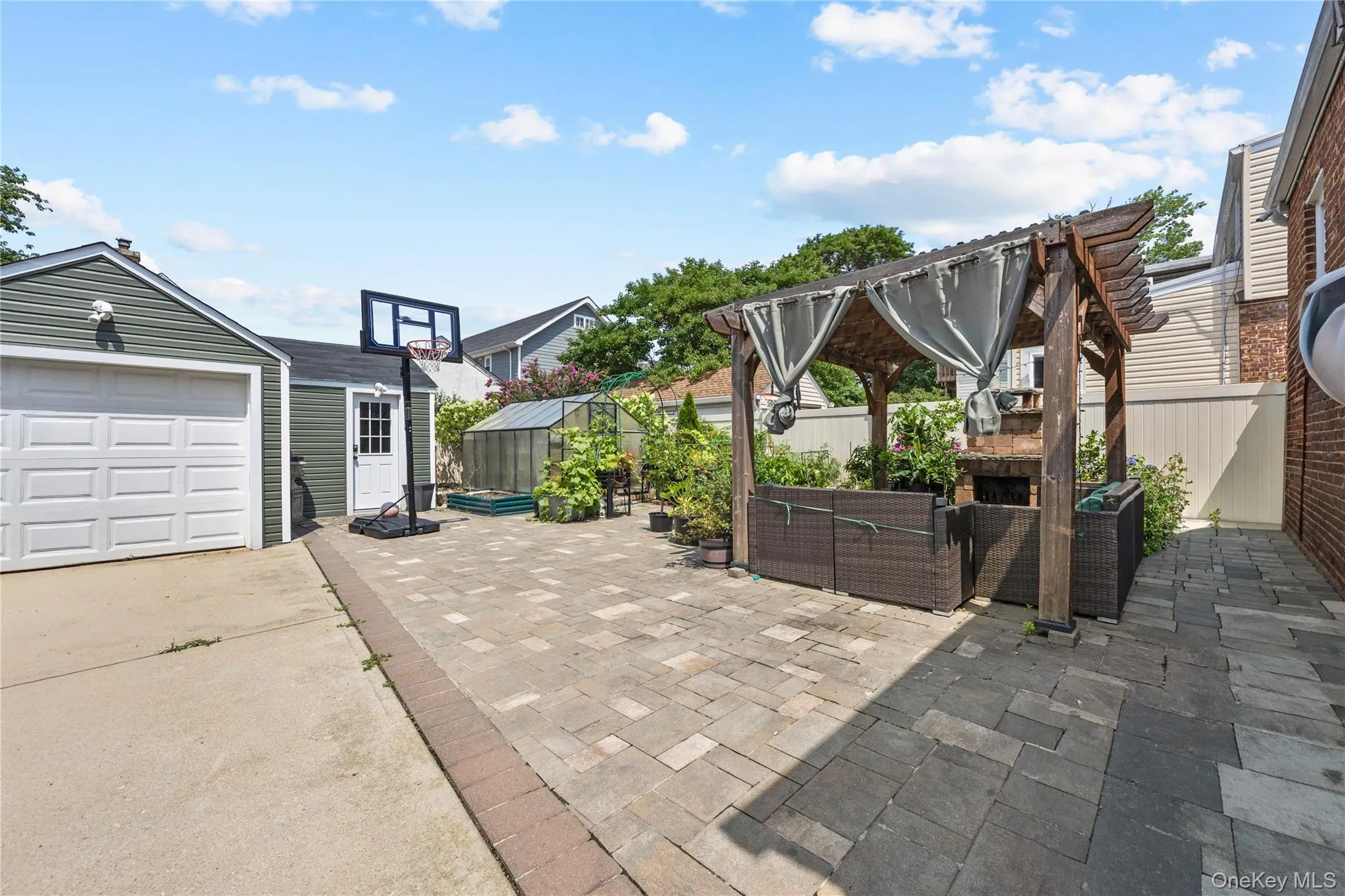 125 William Street, Hempstead, NY, 3 Bedrooms Bedrooms, 8 Rooms Rooms,1 BathroomBathrooms,Residential,For Rent,William,0,1026222 125 William Street, Hempstead, NY, 3 Bedrooms Bedrooms, 8 Rooms Rooms,1 BathroomBathrooms,Residential,For Rent,William,0,1026222