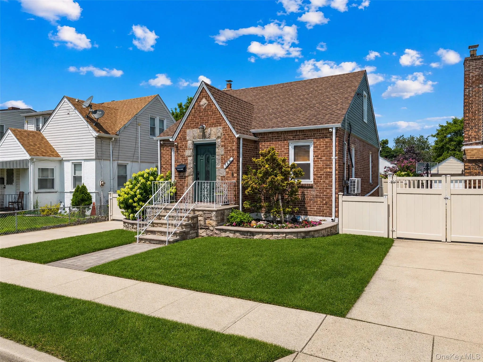 125 William Street, Hempstead, NY, 3 Bedrooms Bedrooms, 8 Rooms Rooms,1 BathroomBathrooms,Residential,For Rent,William,0,1026222 125 William Street, Hempstead, NY, 3 Bedrooms Bedrooms, 8 Rooms Rooms,1 BathroomBathrooms,Residential,For Rent,William,0,1026222