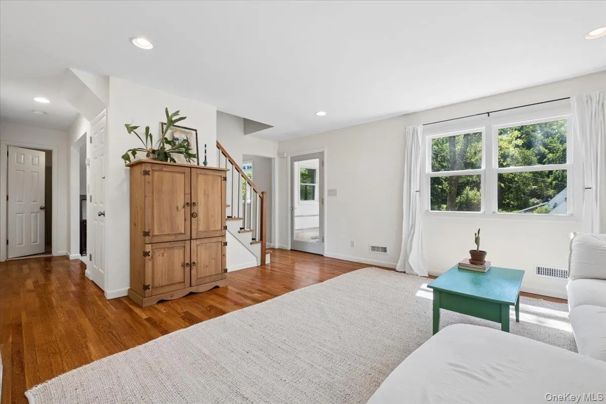 3 Gabriel Drive, Cortlandt, NY, 3 Bedrooms Bedrooms, 8 Rooms Rooms,2 BathroomsBathrooms,Residential,For Rent,Gabriel,0,1026225 3 Gabriel Drive, Cortlandt, NY, 3 Bedrooms Bedrooms, 8 Rooms Rooms,2 BathroomsBathrooms,Residential,For Rent,Gabriel,0,1026225