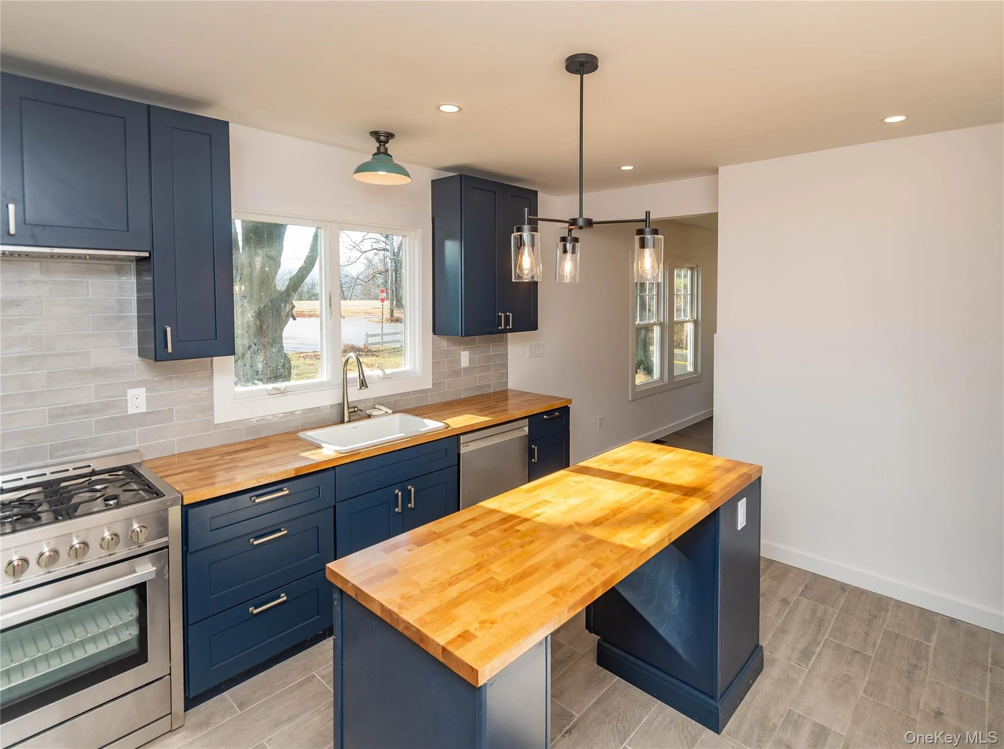 3 Anna Street, Rochester, NY, 3 Bedrooms Bedrooms, 6 Rooms Rooms,2 BathroomsBathrooms,Residential,For Rent,Anna,0,1026234 3 Anna Street, Rochester, NY, 3 Bedrooms Bedrooms, 6 Rooms Rooms,2 BathroomsBathrooms,Residential,For Rent,Anna,0,1026234