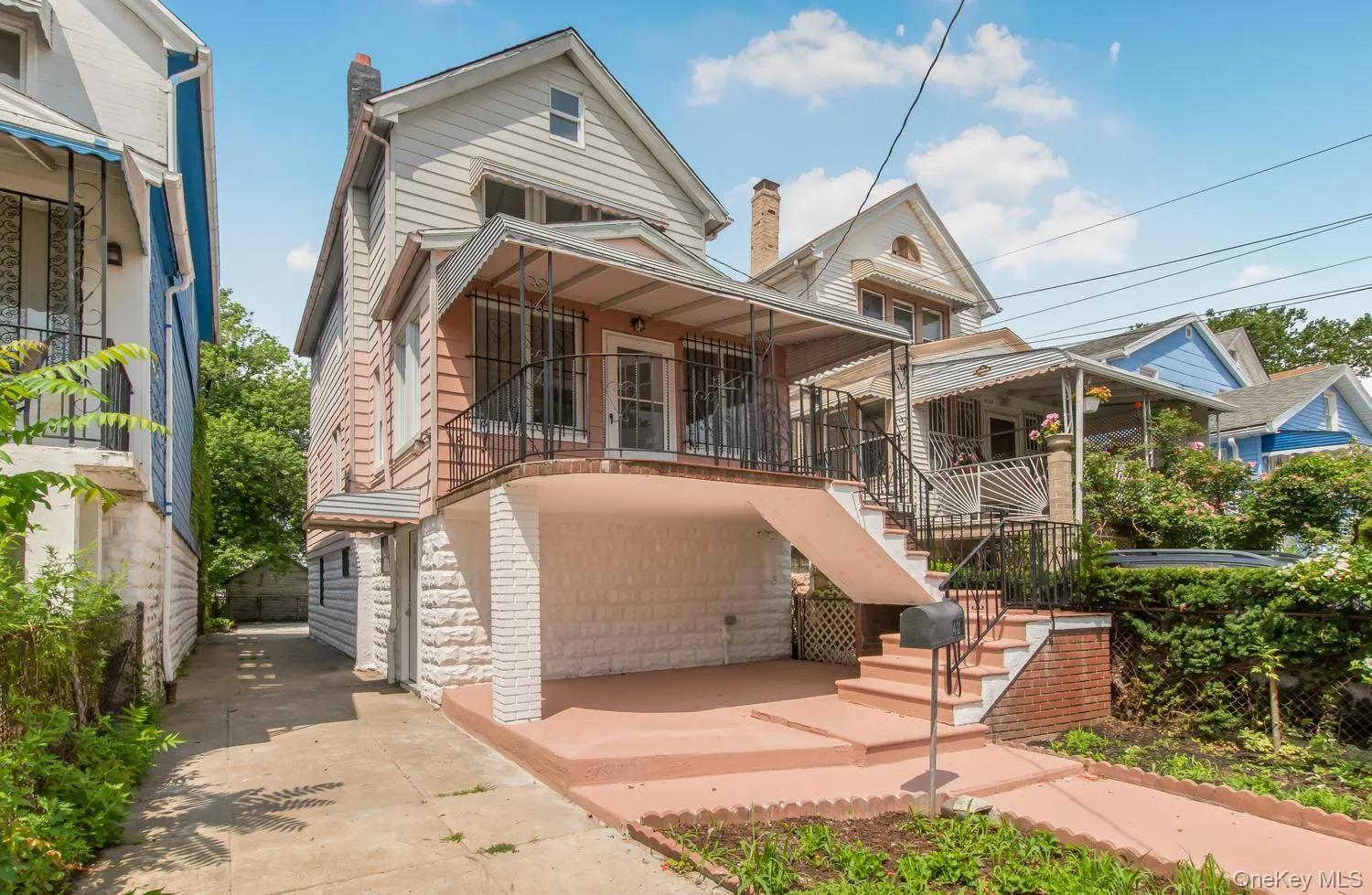 427 Taylor Avenue, New York, NY, 4 Bedrooms Bedrooms, 6 Rooms Rooms,2 BathroomsBathrooms,Residential,For Rent,Taylor,0,1026236 427 Taylor Avenue, New York, NY, 4 Bedrooms Bedrooms, 6 Rooms Rooms,2 BathroomsBathrooms,Residential,For Rent,Taylor,0,1026236
