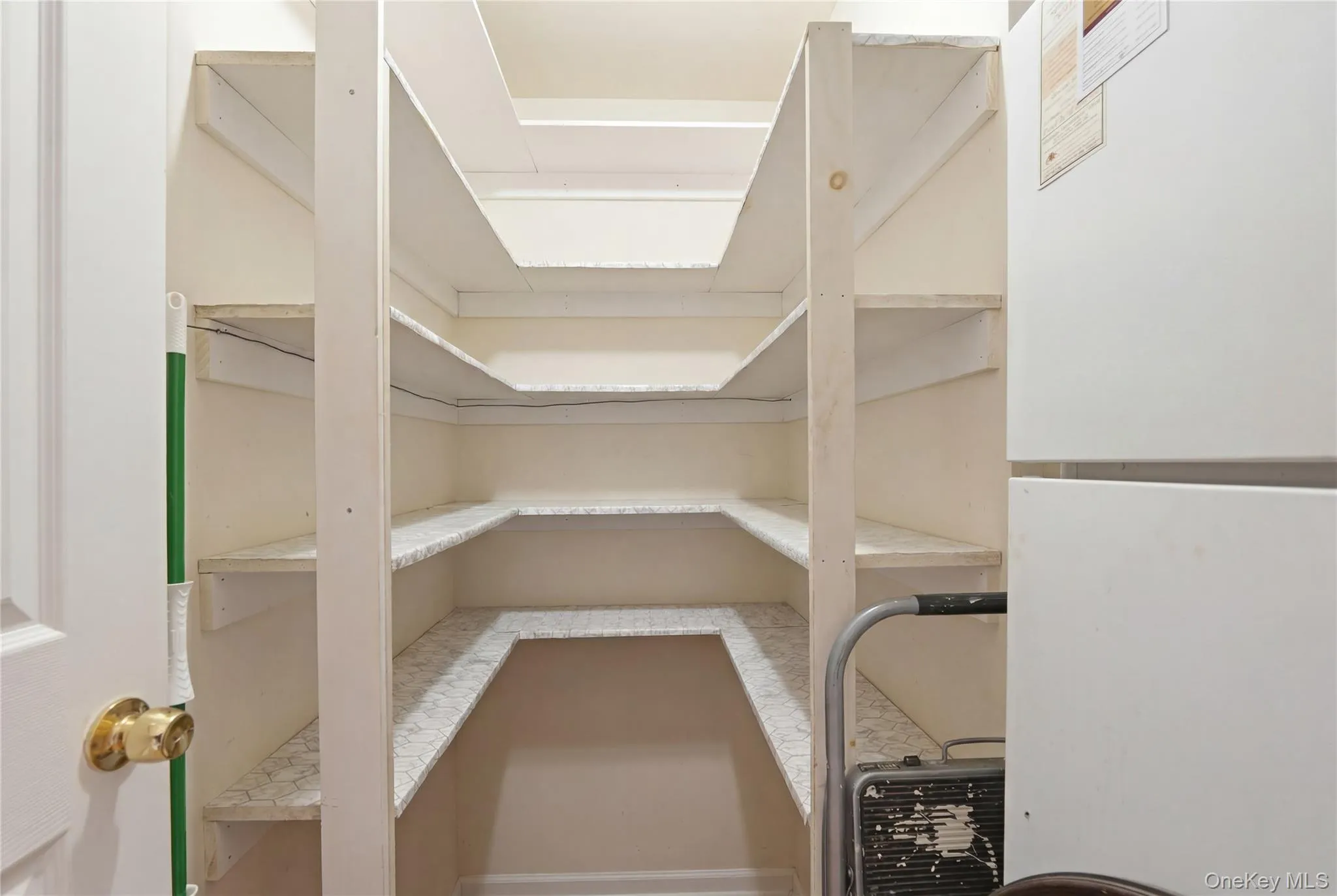Hallway Walk in Closet/Pantry Hallway Walk in Closet/Pantry