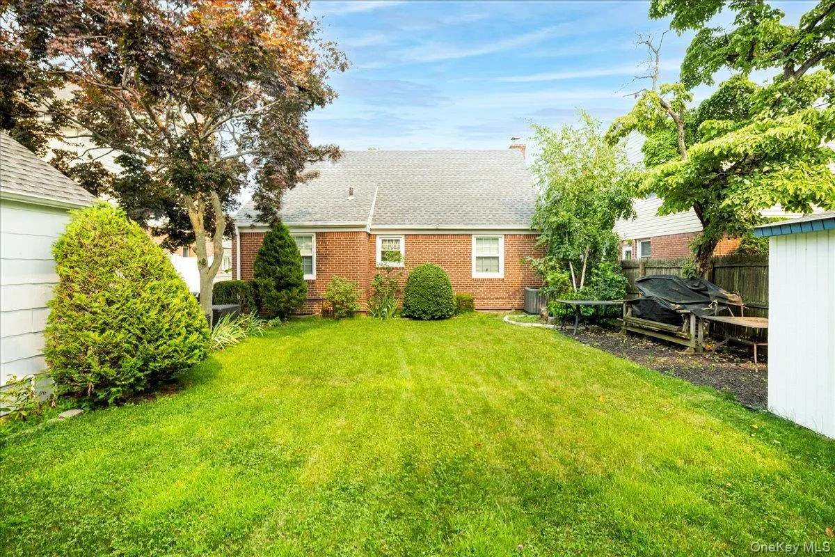 131 Euston Road, Hempstead, NY, 3 Bedrooms Bedrooms, 6 Rooms Rooms,1 BathroomBathrooms,Residential,For Rent,Euston,0,1026239 131 Euston Road, Hempstead, NY, 3 Bedrooms Bedrooms, 6 Rooms Rooms,1 BathroomBathrooms,Residential,For Rent,Euston,0,1026239