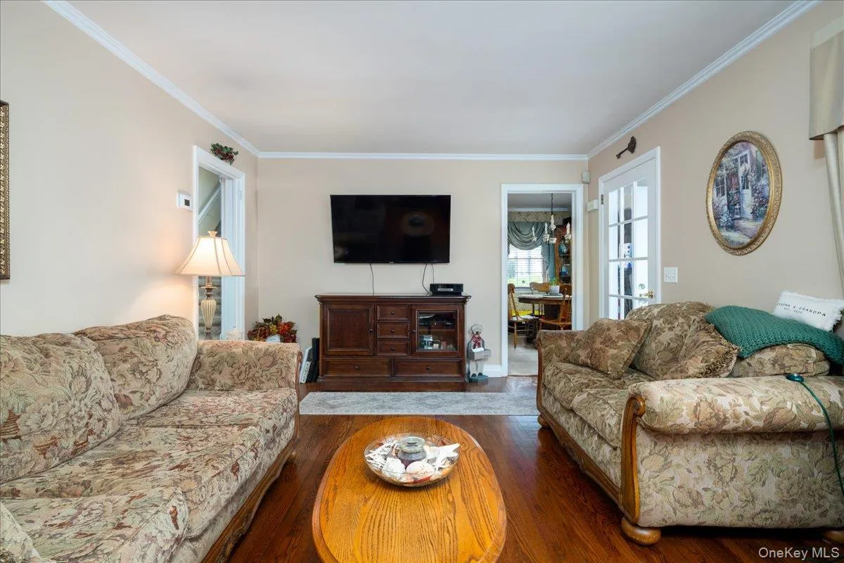 131 Euston Road, Hempstead, NY, 3 Bedrooms Bedrooms, 6 Rooms Rooms,1 BathroomBathrooms,Residential,For Rent,Euston,0,1026239 131 Euston Road, Hempstead, NY, 3 Bedrooms Bedrooms, 6 Rooms Rooms,1 BathroomBathrooms,Residential,For Rent,Euston,0,1026239