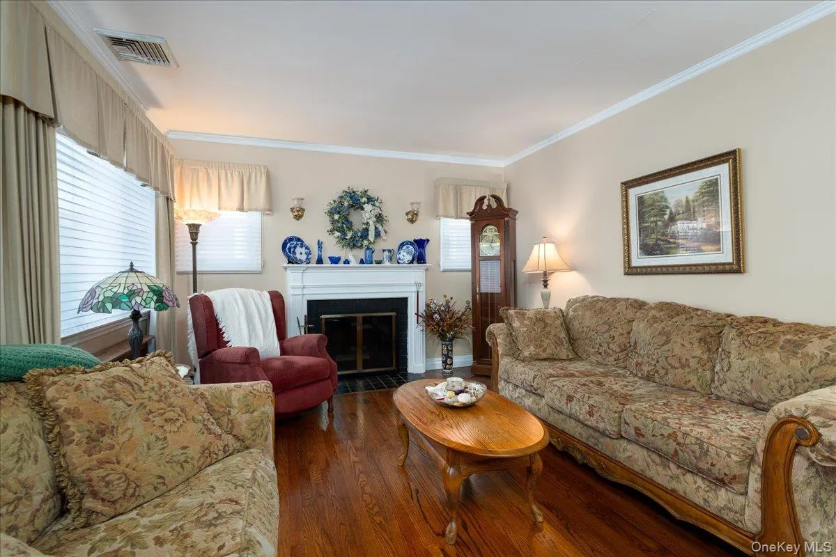 131 Euston Road, Hempstead, NY, 3 Bedrooms Bedrooms, 6 Rooms Rooms,1 BathroomBathrooms,Residential,For Rent,Euston,0,1026239 131 Euston Road, Hempstead, NY, 3 Bedrooms Bedrooms, 6 Rooms Rooms,1 BathroomBathrooms,Residential,For Rent,Euston,0,1026239