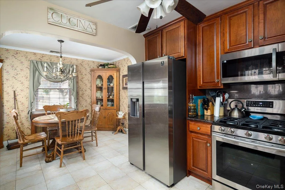 131 Euston Road, Hempstead, NY, 3 Bedrooms Bedrooms, 6 Rooms Rooms,1 BathroomBathrooms,Residential,For Rent,Euston,0,1026239 131 Euston Road, Hempstead, NY, 3 Bedrooms Bedrooms, 6 Rooms Rooms,1 BathroomBathrooms,Residential,For Rent,Euston,0,1026239