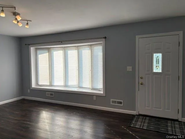 266 Central Park Road, Oyster Bay, NY, 3 Bedrooms Bedrooms, 5 Rooms Rooms,2 BathroomsBathrooms,Residential Lease,For Rent,Central Park,0,1026240 266 Central Park Road, Oyster Bay, NY, 3 Bedrooms Bedrooms, 5 Rooms Rooms,2 BathroomsBathrooms,Residential Lease,For Rent,Central Park,0,1026240