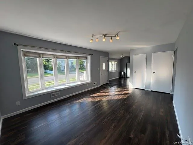 266 Central Park Road, Oyster Bay, NY, 3 Bedrooms Bedrooms, 5 Rooms Rooms,2 BathroomsBathrooms,Residential Lease,For Rent,Central Park,0,1026240 266 Central Park Road, Oyster Bay, NY, 3 Bedrooms Bedrooms, 5 Rooms Rooms,2 BathroomsBathrooms,Residential Lease,For Rent,Central Park,0,1026240