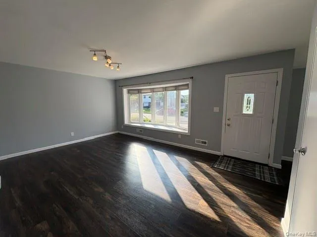266 Central Park Road, Oyster Bay, NY, 3 Bedrooms Bedrooms, 5 Rooms Rooms,2 BathroomsBathrooms,Residential Lease,For Rent,Central Park,0,1026240 266 Central Park Road, Oyster Bay, NY, 3 Bedrooms Bedrooms, 5 Rooms Rooms,2 BathroomsBathrooms,Residential Lease,For Rent,Central Park,0,1026240
