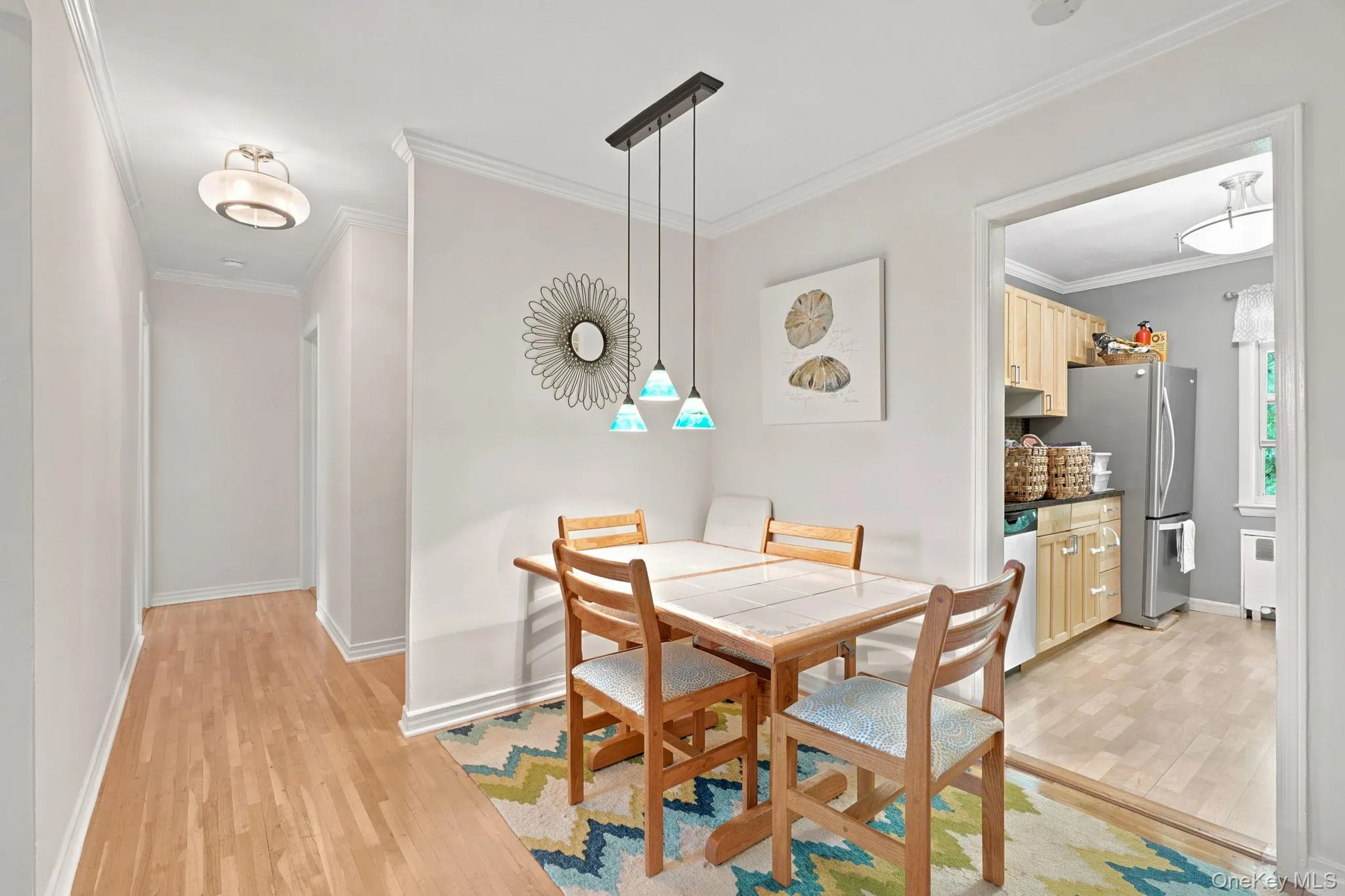 Entry, Dining Area, Kitchen and hall to bedrooms Entry, Dining Area, Kitchen and hall to bedrooms