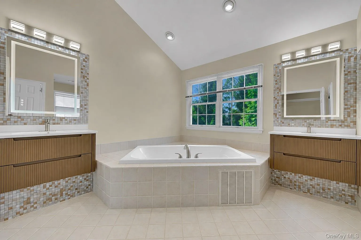 16 Eagle Court, White Plains, NY, 4 Bedrooms Bedrooms, 10 Rooms Rooms,3 BathroomsBathrooms,Residential,For Rent,Eagle,0,1026246 16 Eagle Court, White Plains, NY, 4 Bedrooms Bedrooms, 10 Rooms Rooms,3 BathroomsBathrooms,Residential,For Rent,Eagle,0,1026246